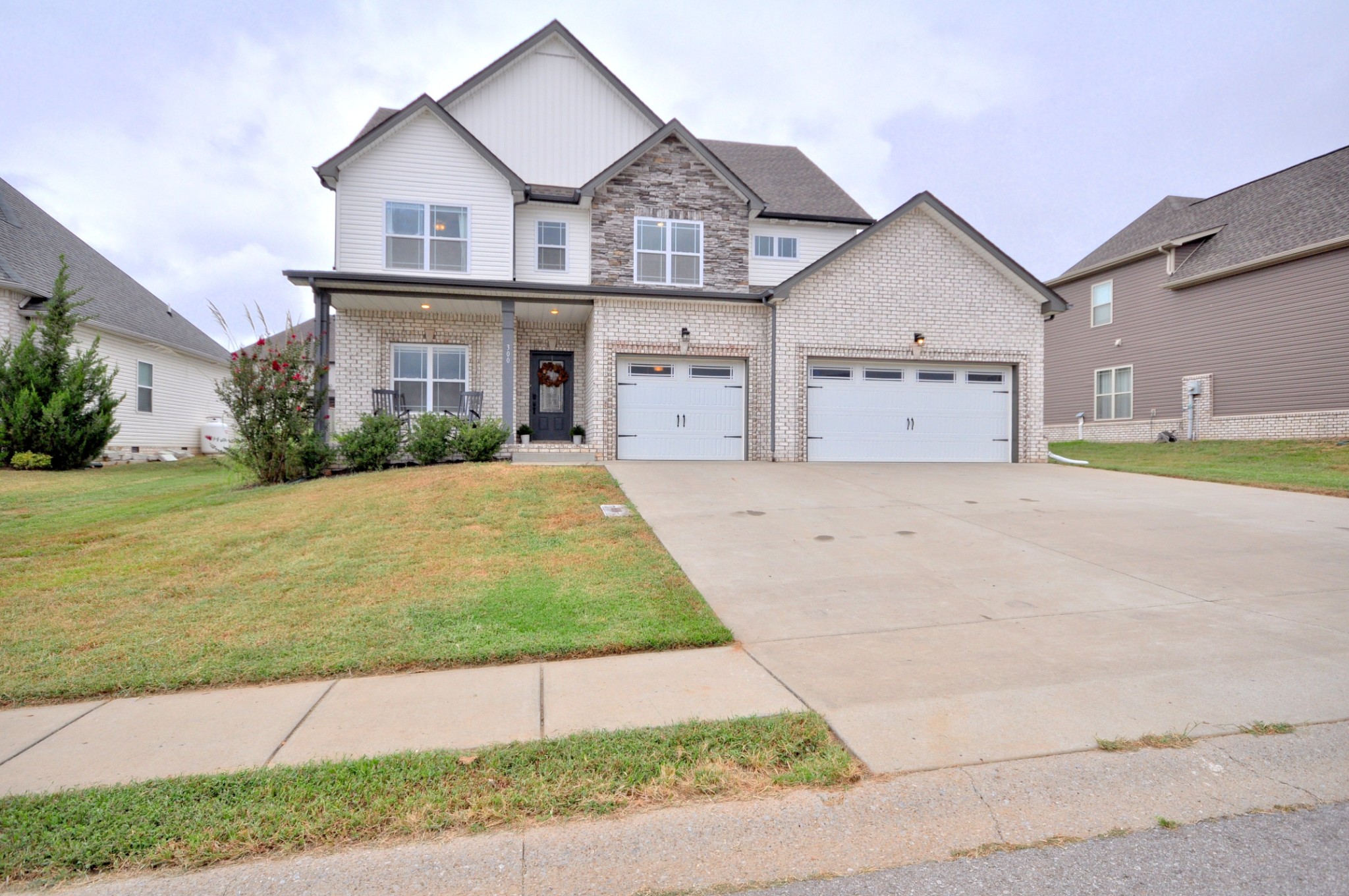 300 Bluebriar Trce Property Photo 1