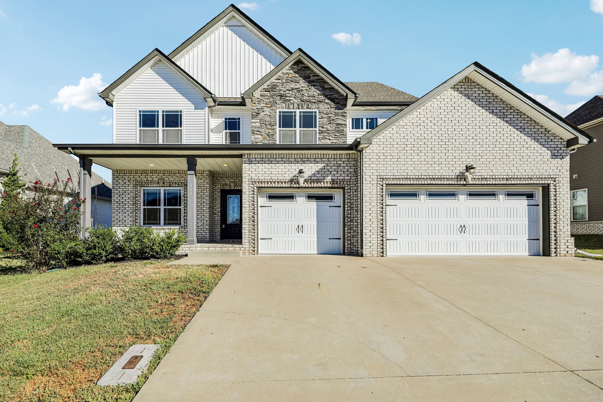 300 Bluebriar Trce Property Photo 5