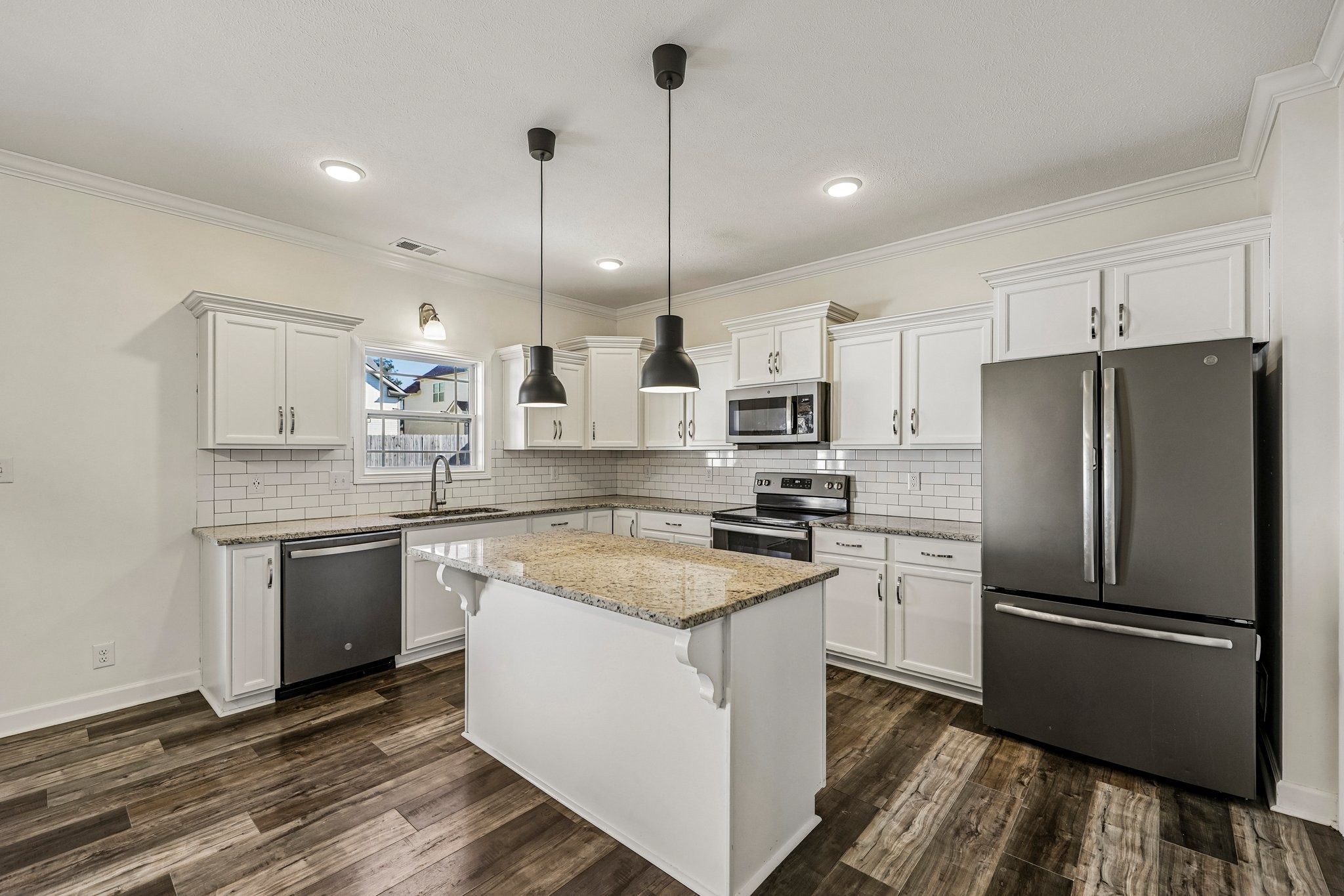 300 Bluebriar Trce Property Photo 19