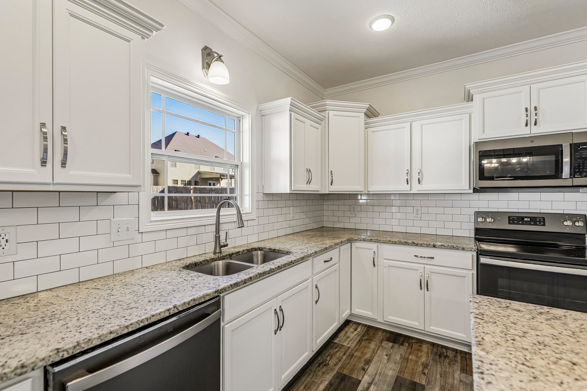 300 Bluebriar Trce Property Photo 22