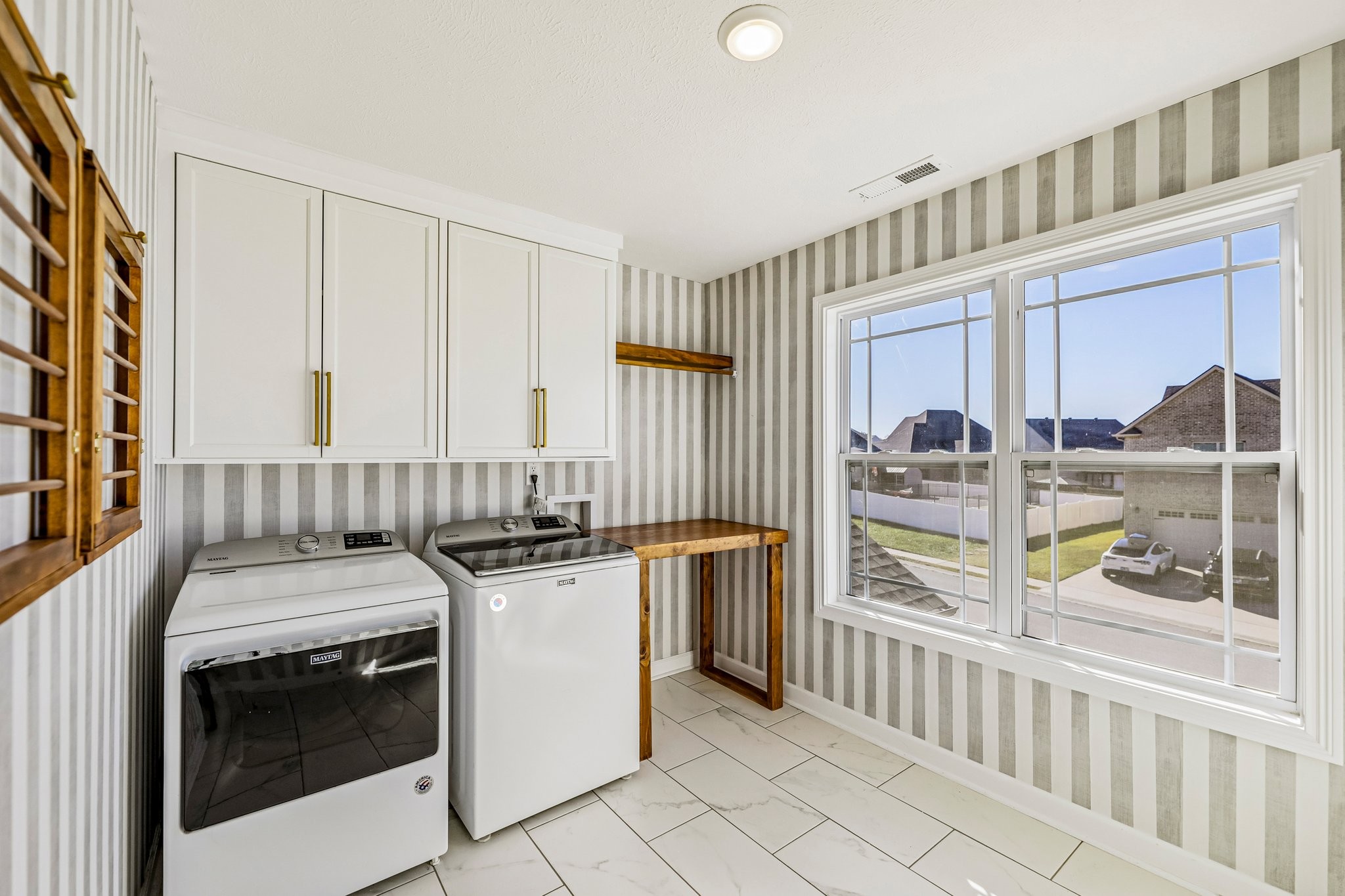 300 Bluebriar Trce Property Photo 27