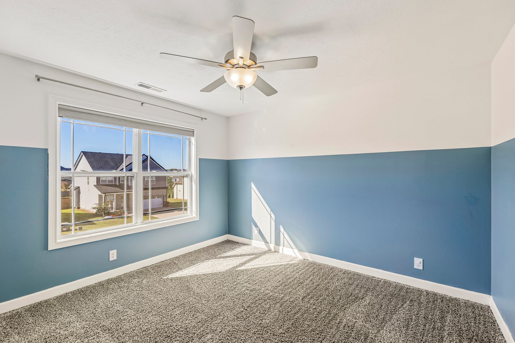 300 Bluebriar Trce Property Photo 30
