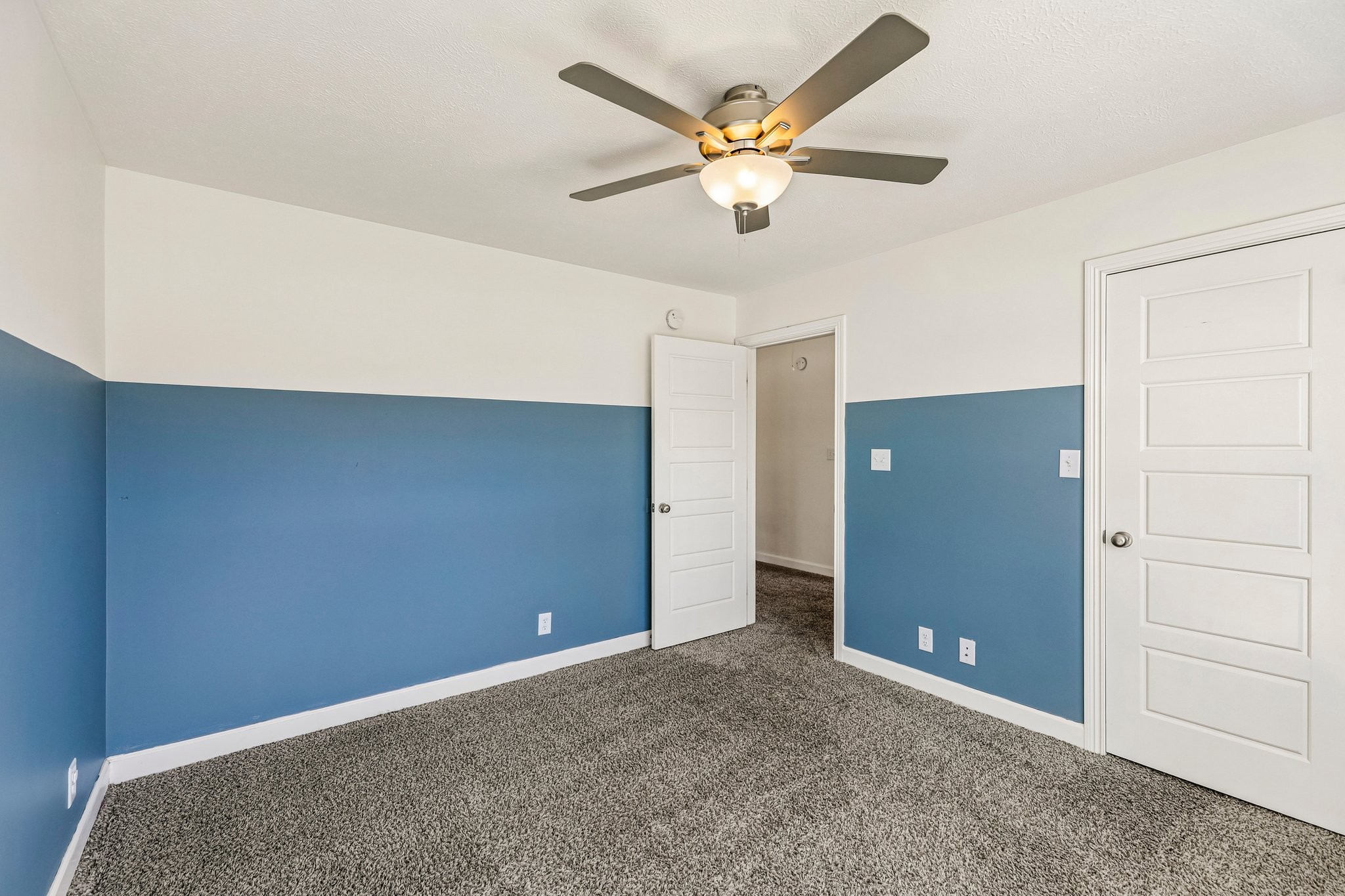300 Bluebriar Trce Property Photo 31