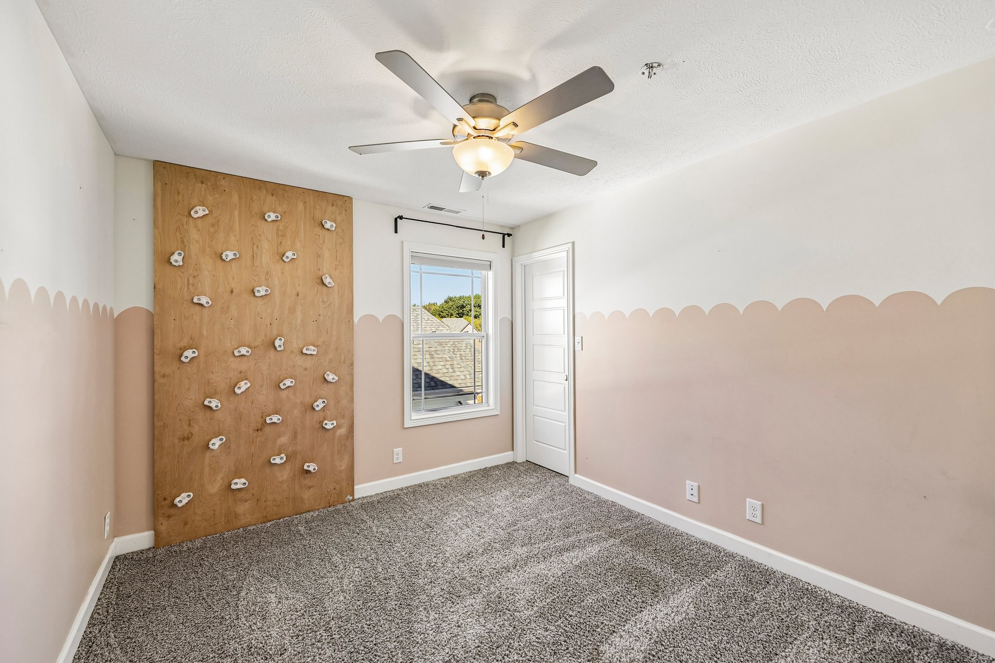 300 Bluebriar Trce Property Photo 33