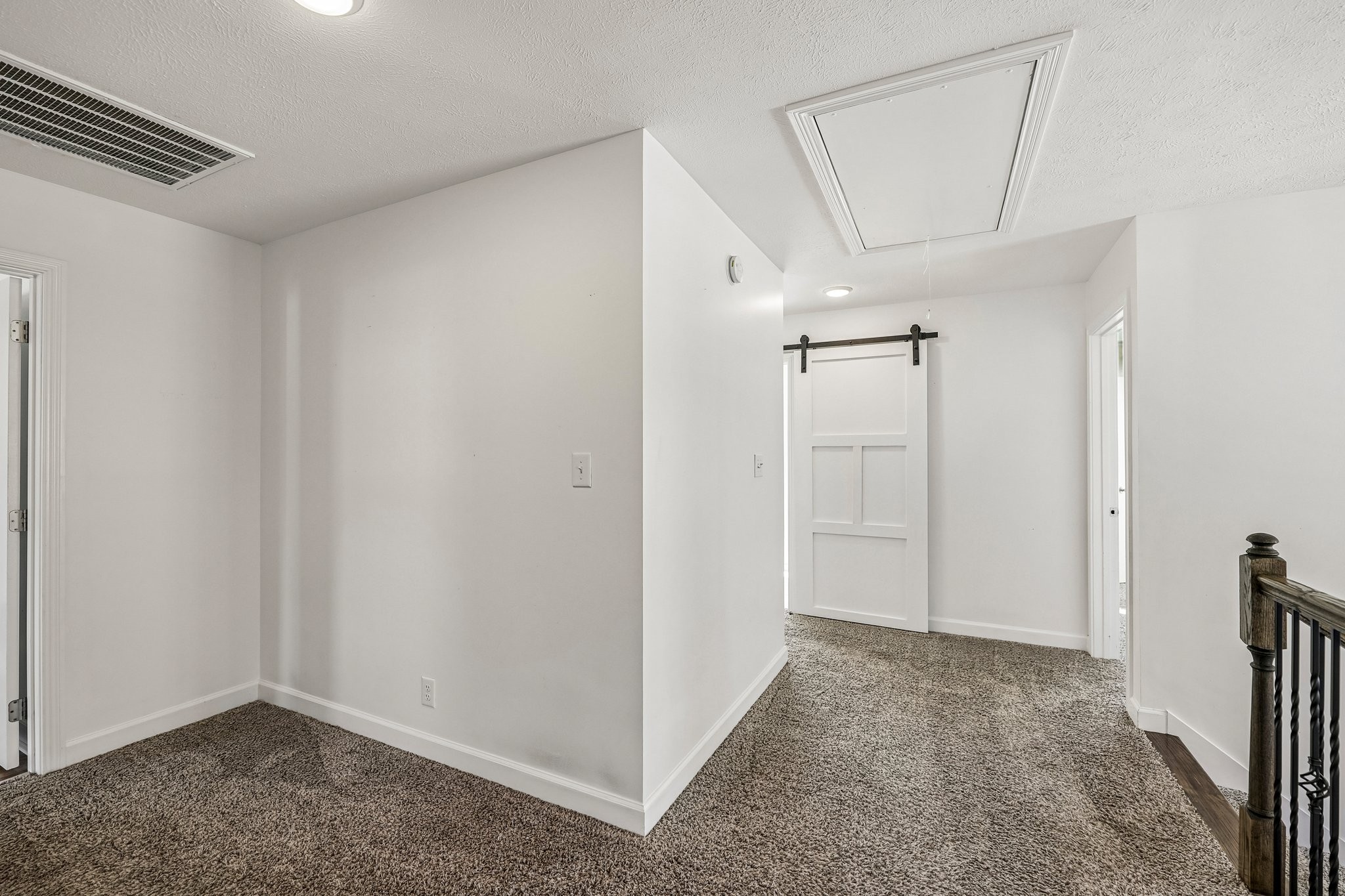 300 Bluebriar Trce Property Photo 35