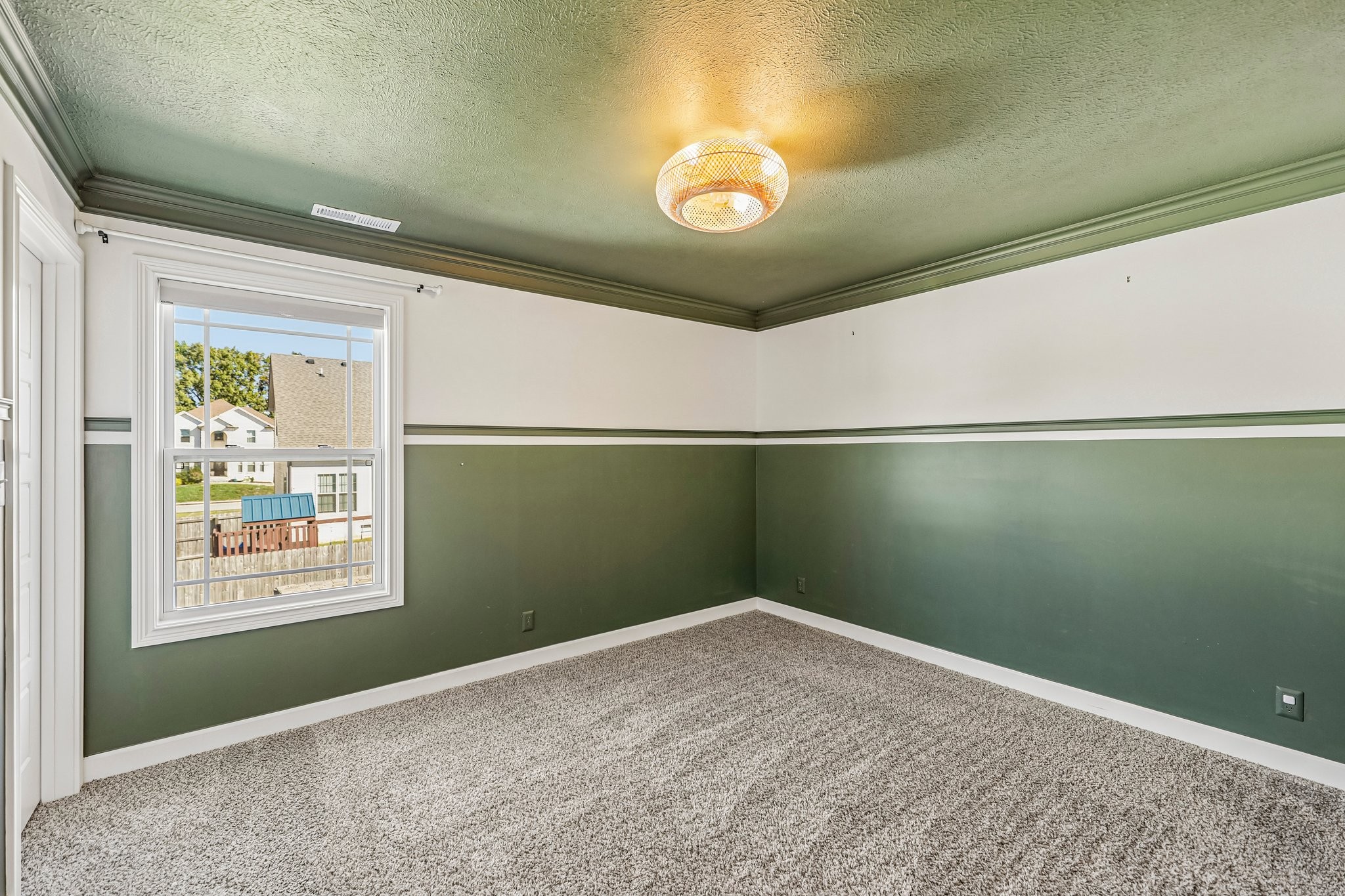 300 Bluebriar Trce Property Photo 36