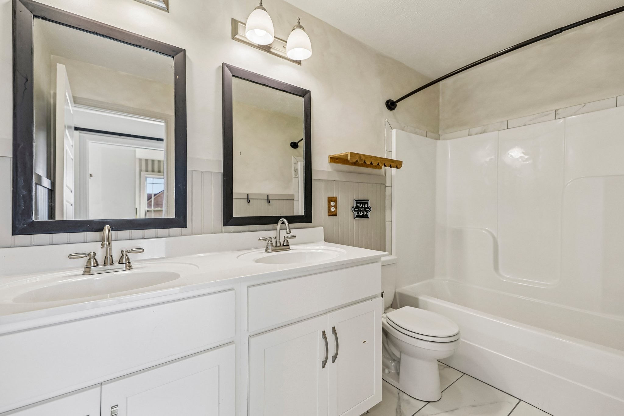 300 Bluebriar Trce Property Photo 38