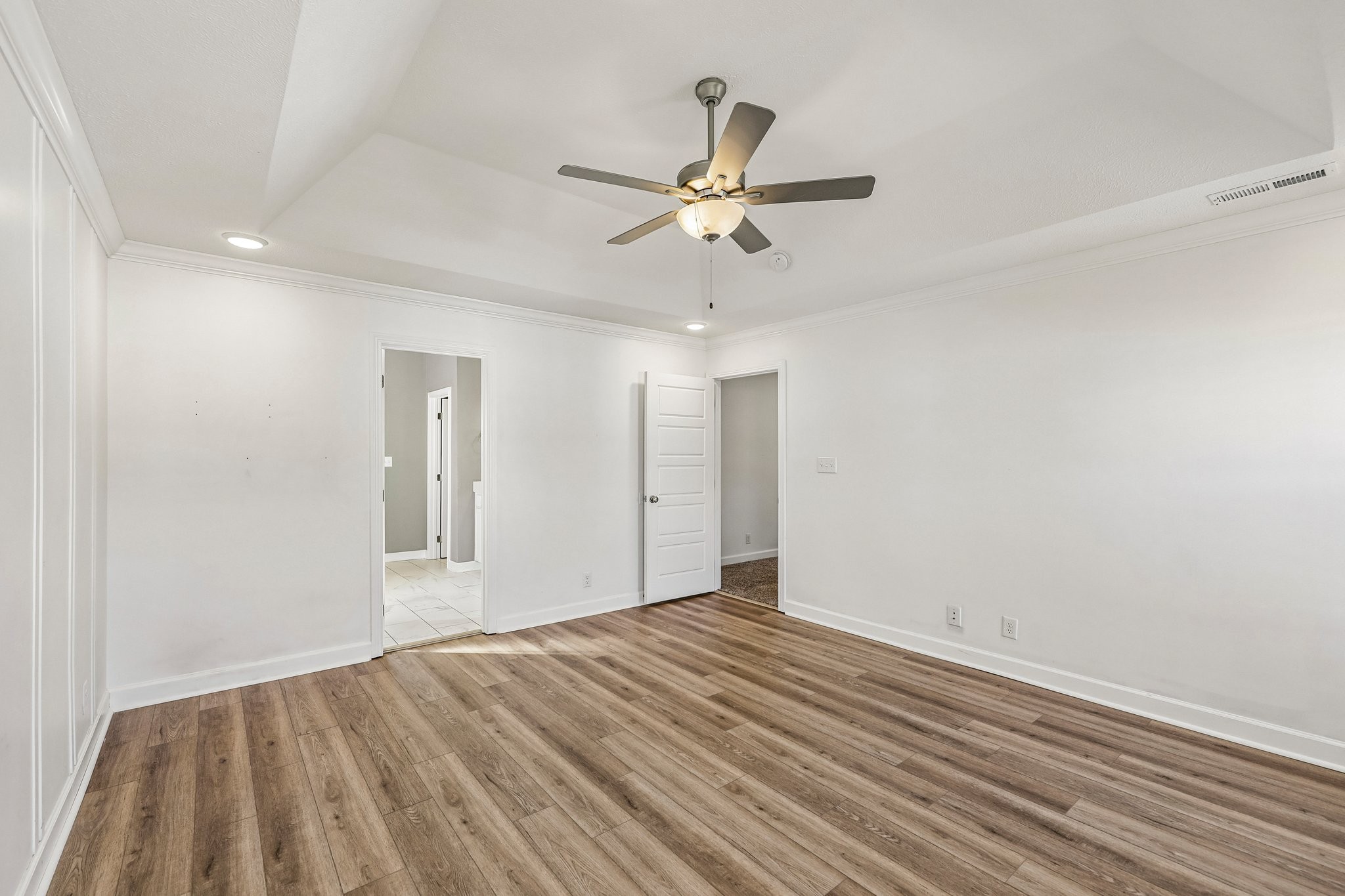 300 Bluebriar Trce Property Photo 40