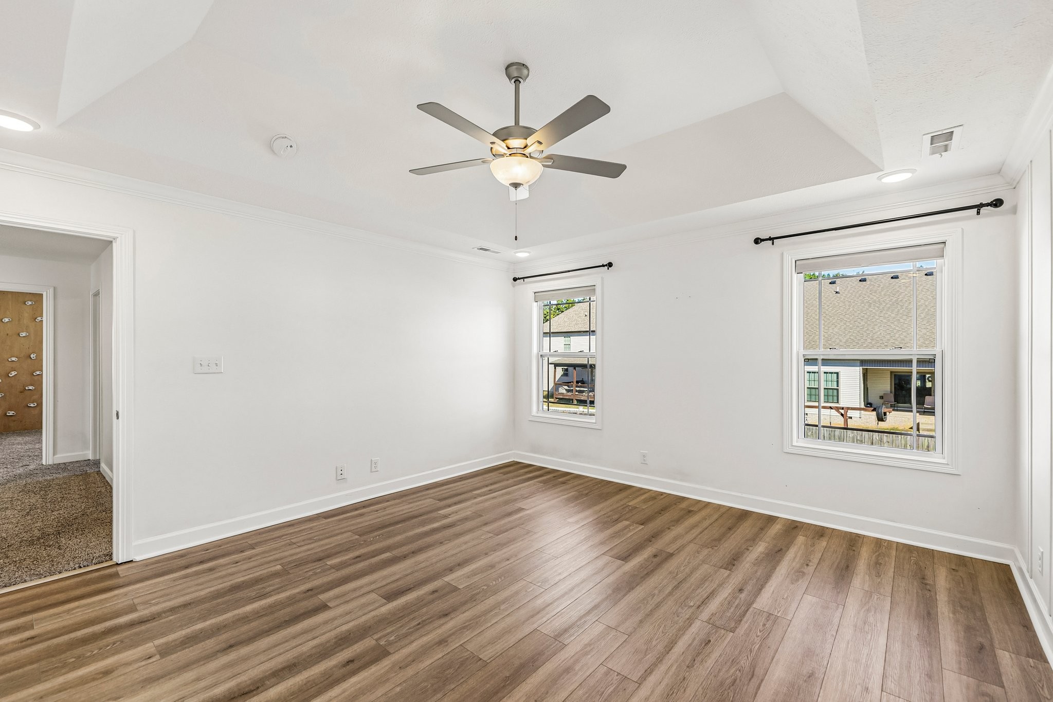 300 Bluebriar Trce Property Photo 41