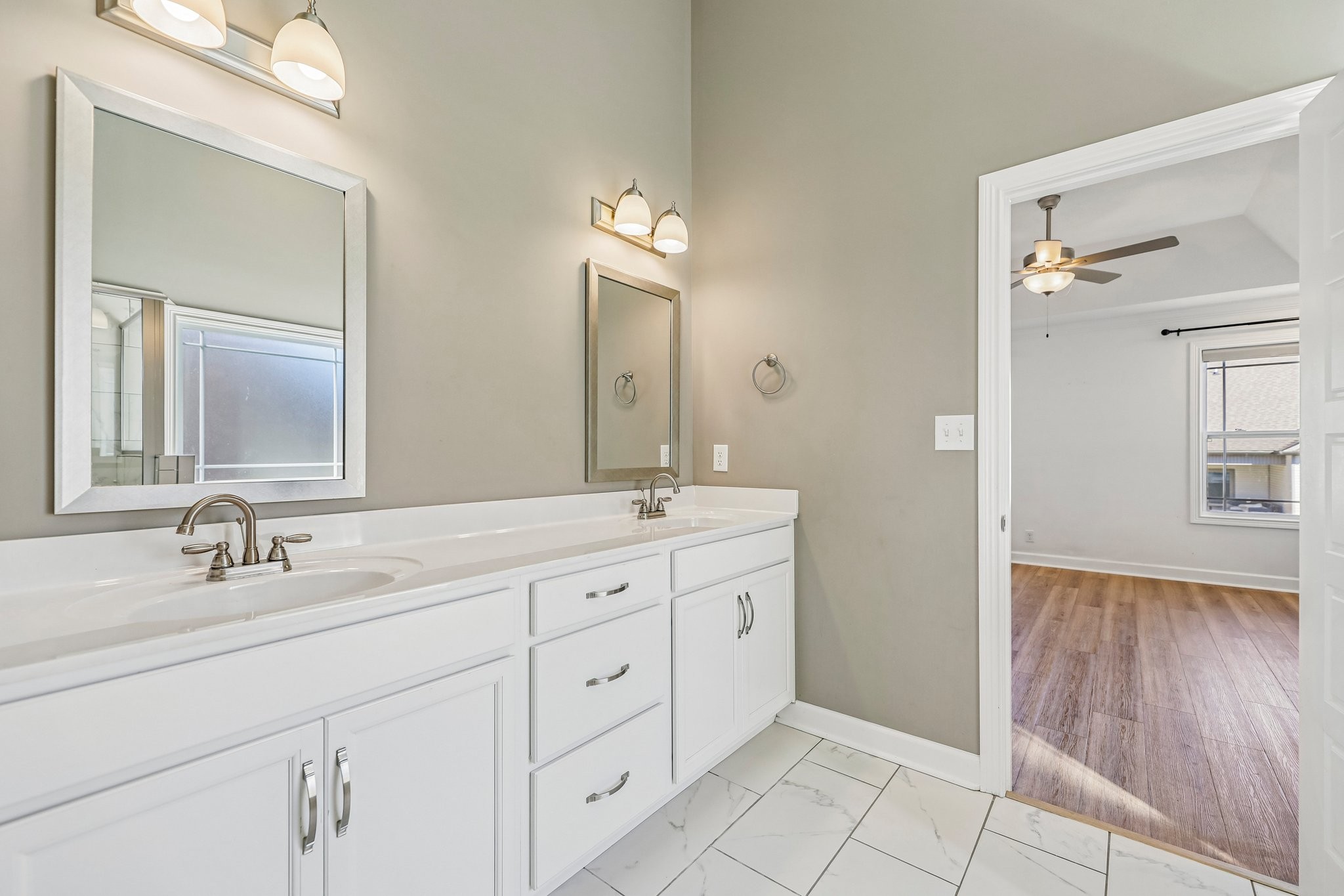 300 Bluebriar Trce Property Photo 44