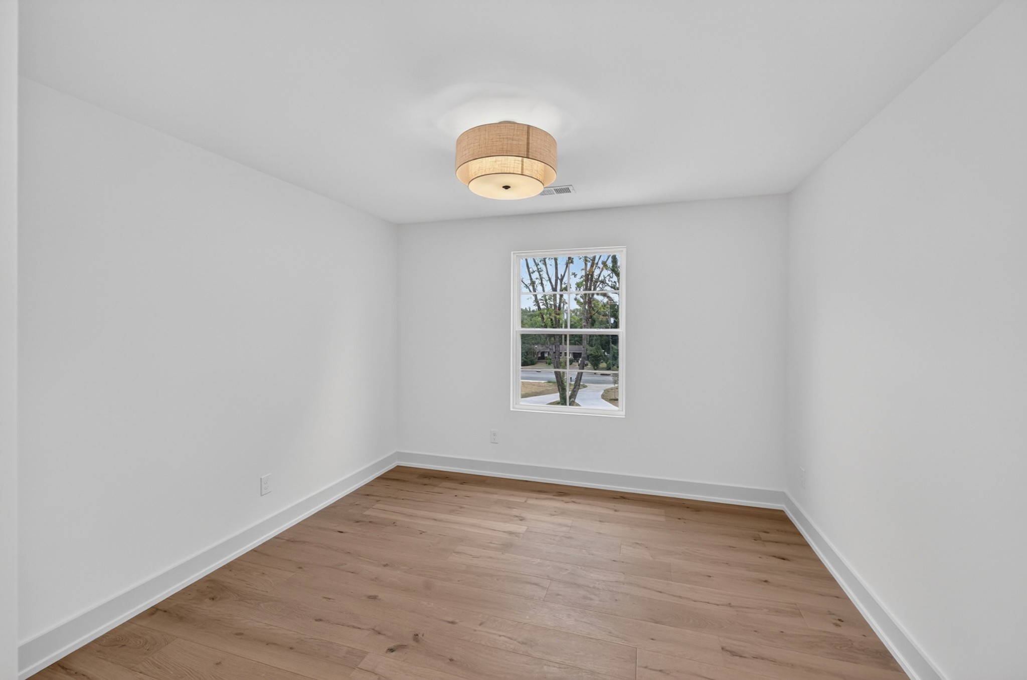 1104 S Graycroft Ave Property Photo 32