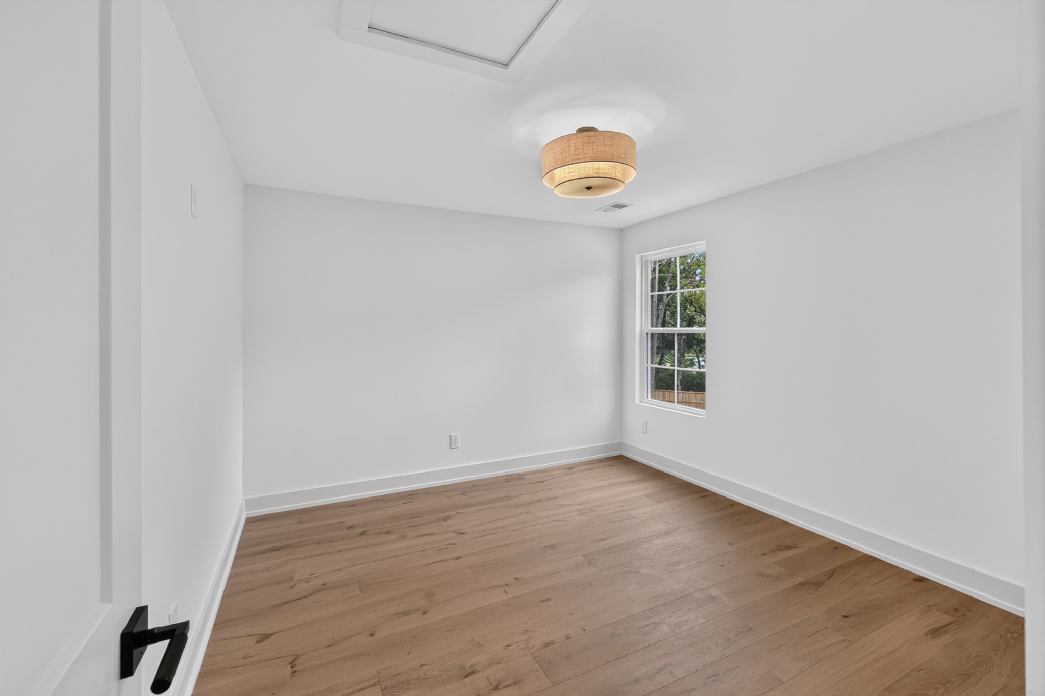 1104 S Graycroft Ave Property Photo 34