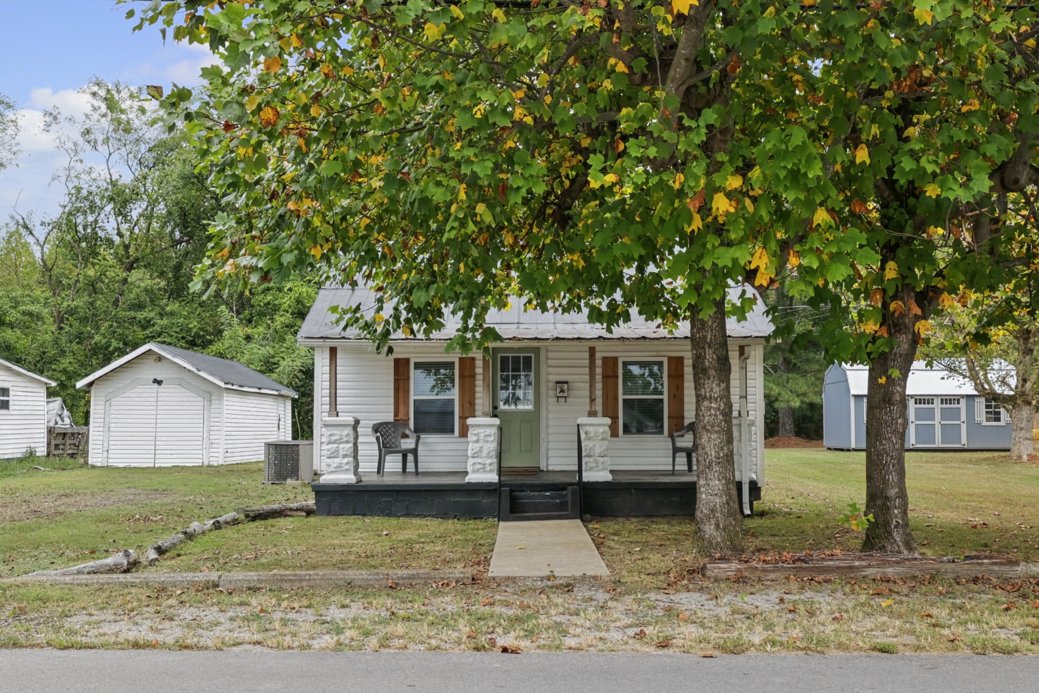219 Cedar St Property Photo 1