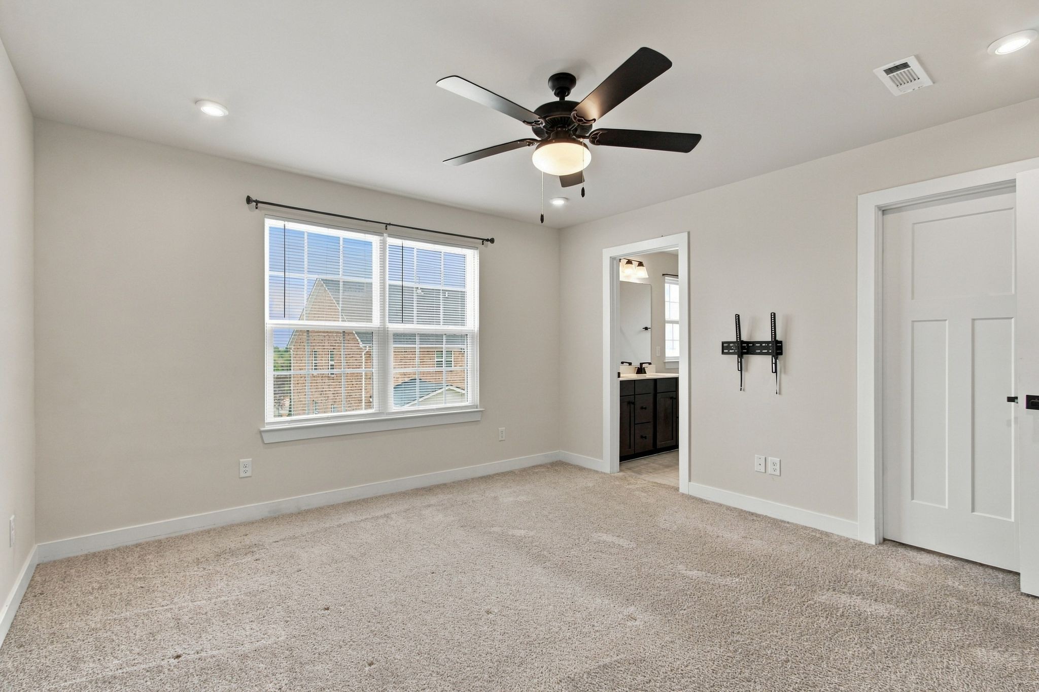 304 Finnegan Ct Property Photo 19