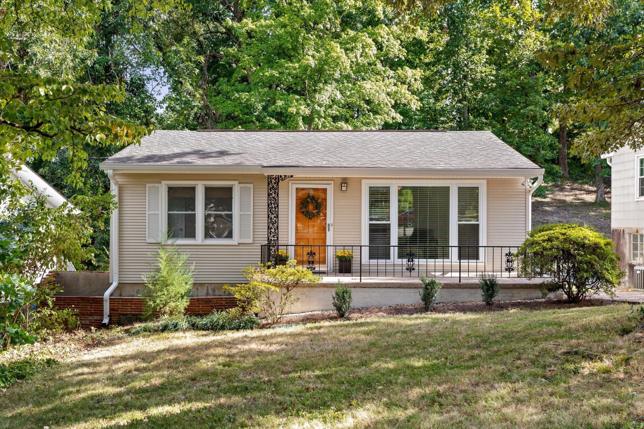 1014 Summer Street Property Photo 1