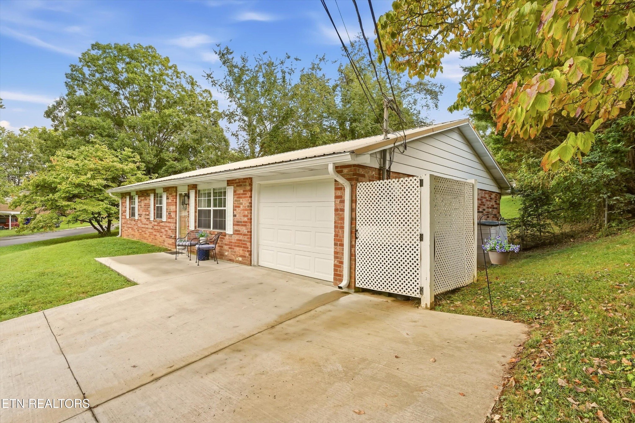 5608 Ridgetop Rd Property Photo 3