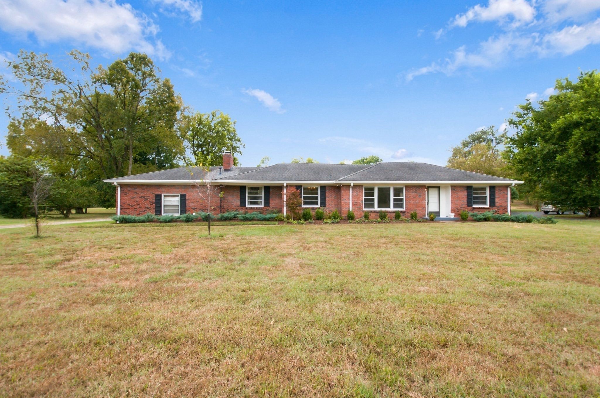 6313 Robin Hill Road Property Photo 1