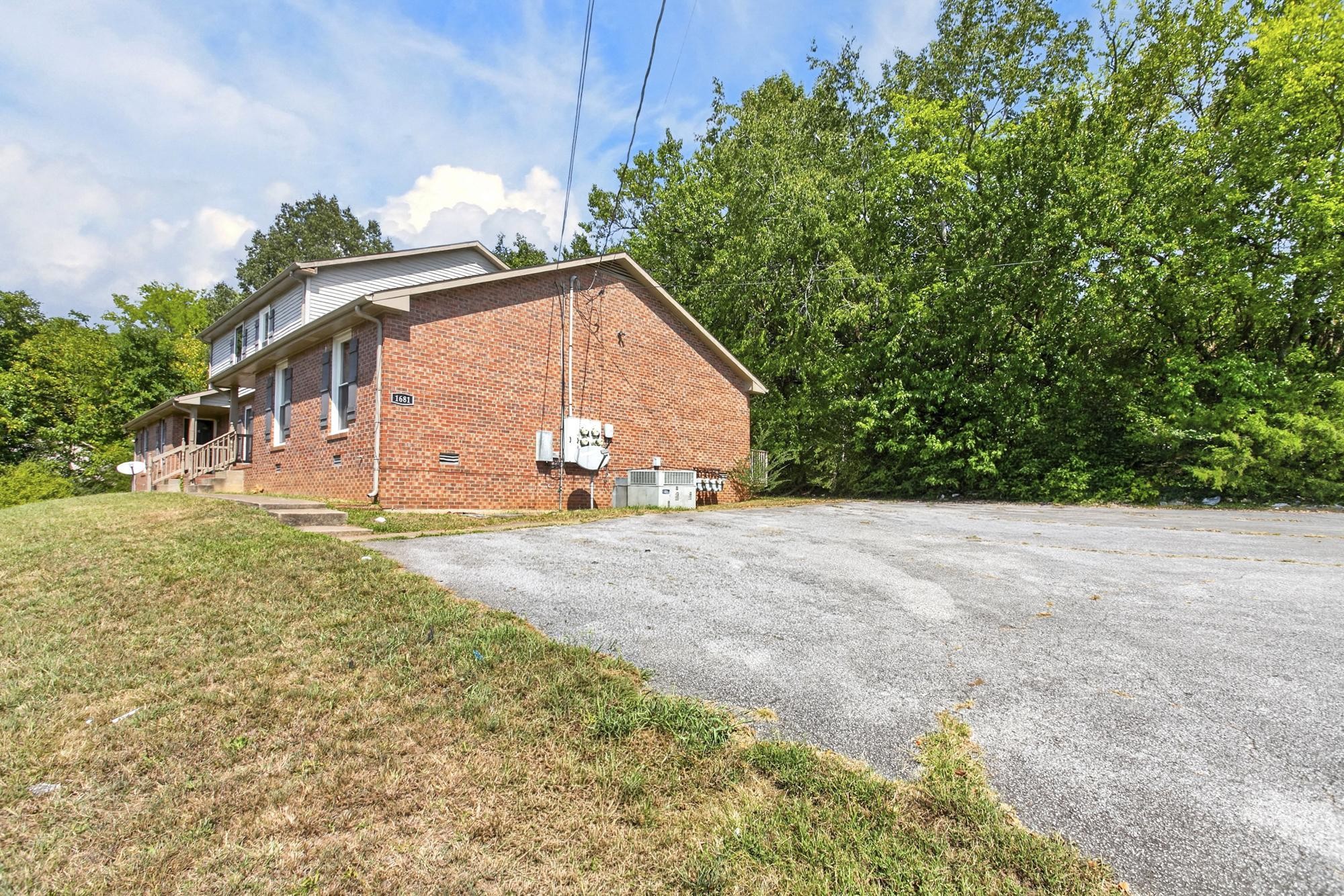 1681 Baltimore Dr Property Photo 4