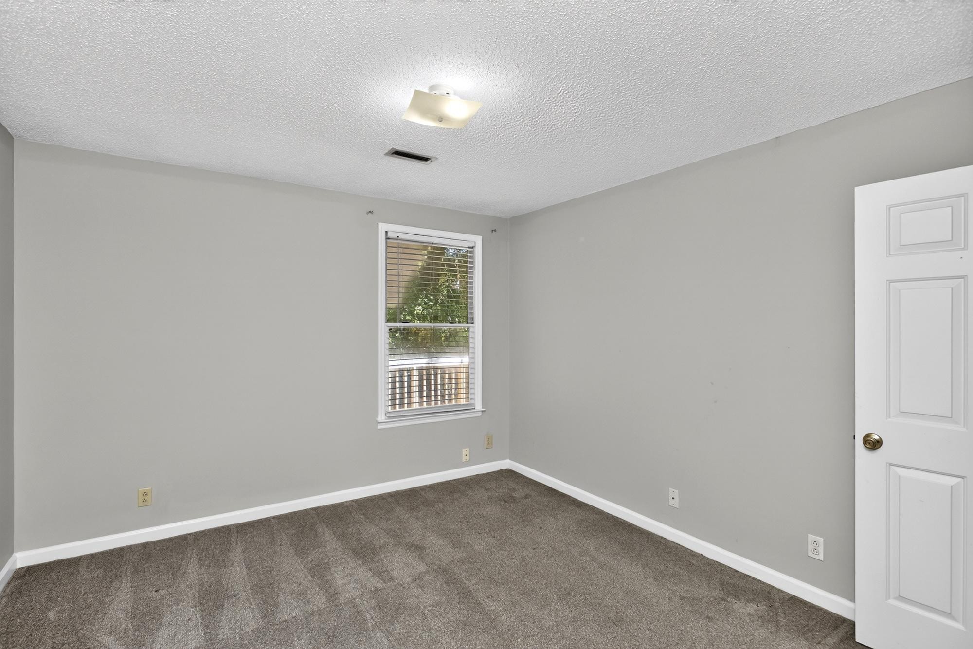 1681 Baltimore Dr Property Photo 12