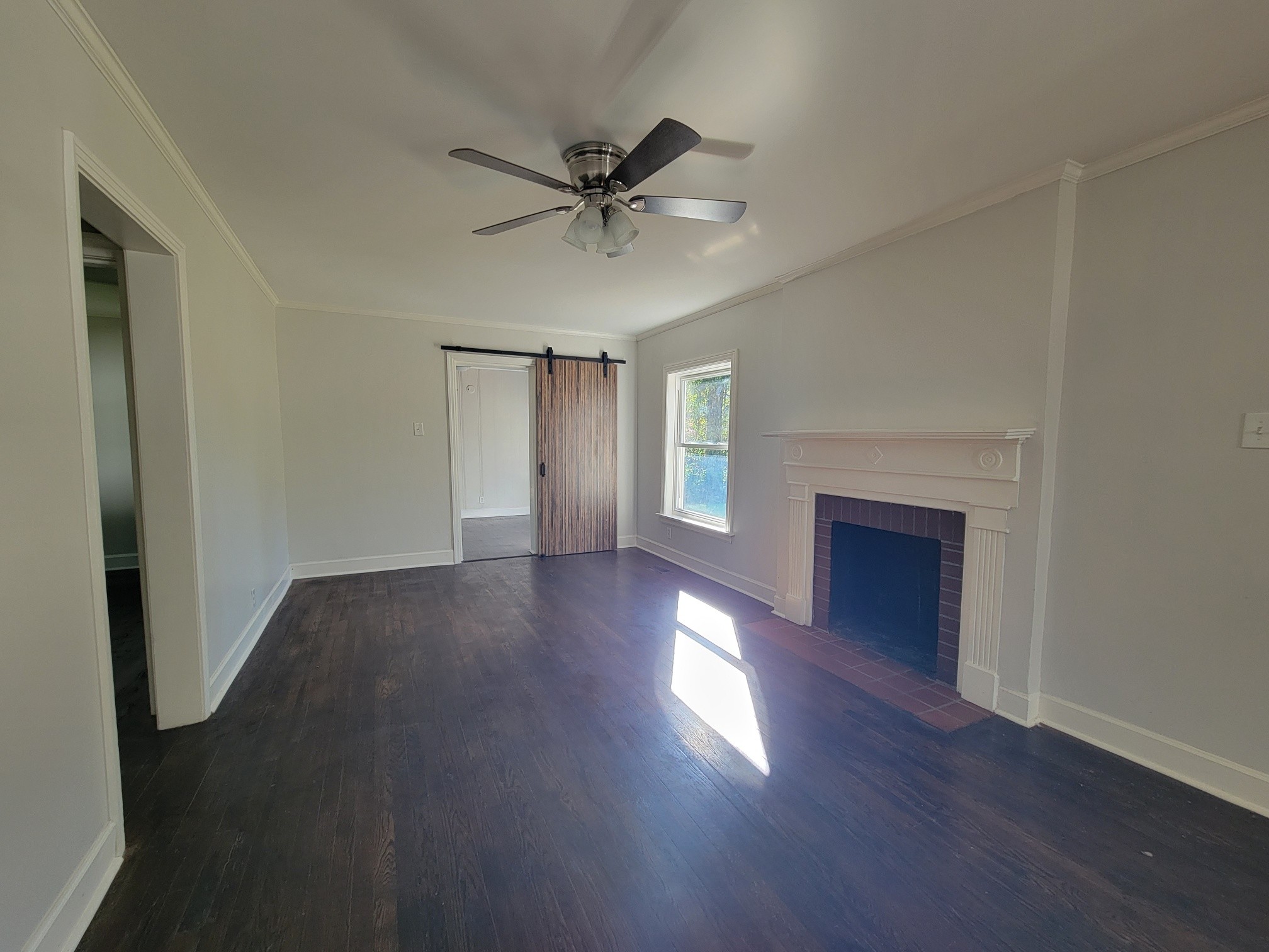 241 Aurora Ave Property Photo 3