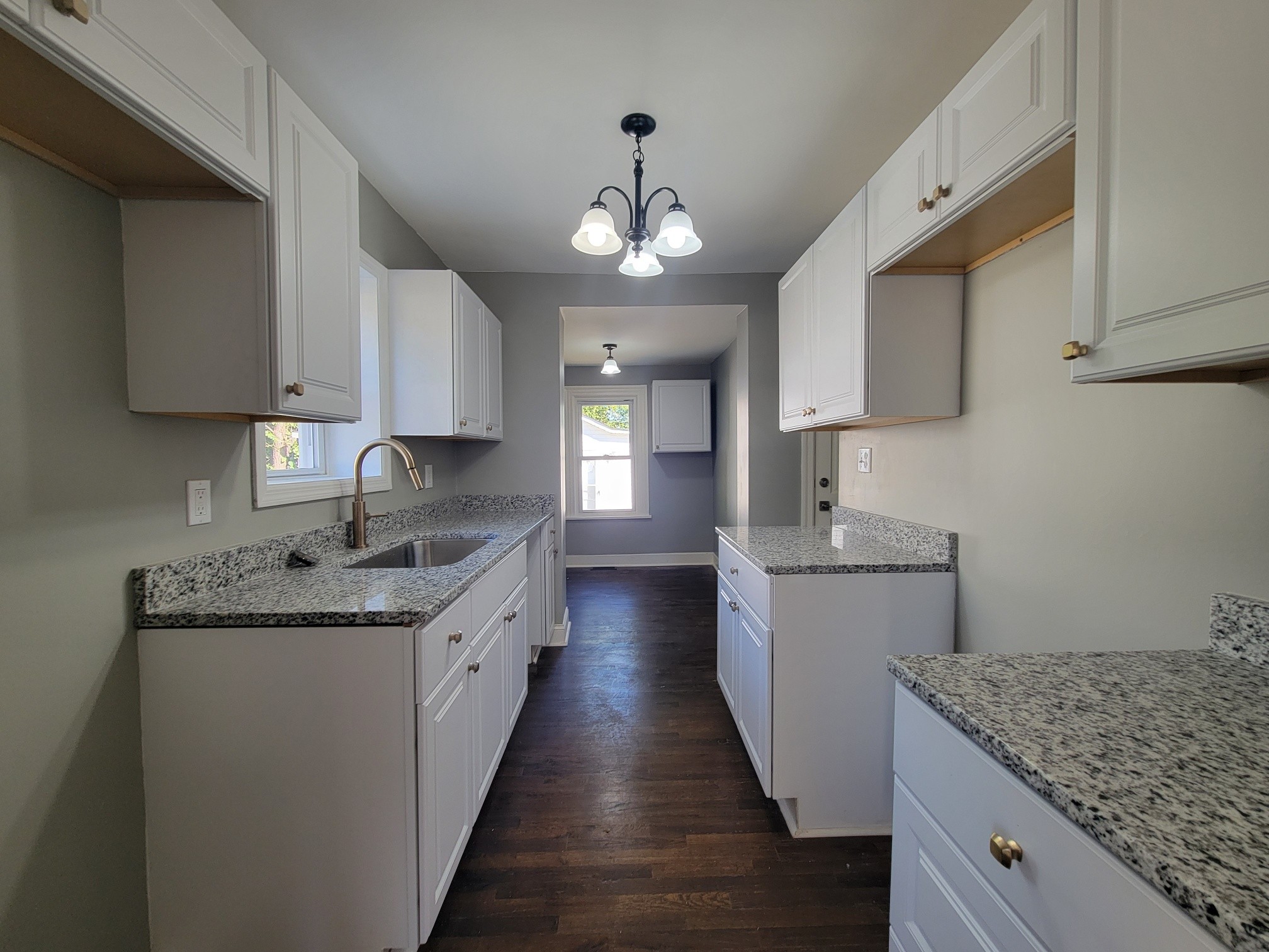 241 Aurora Ave Property Photo 4
