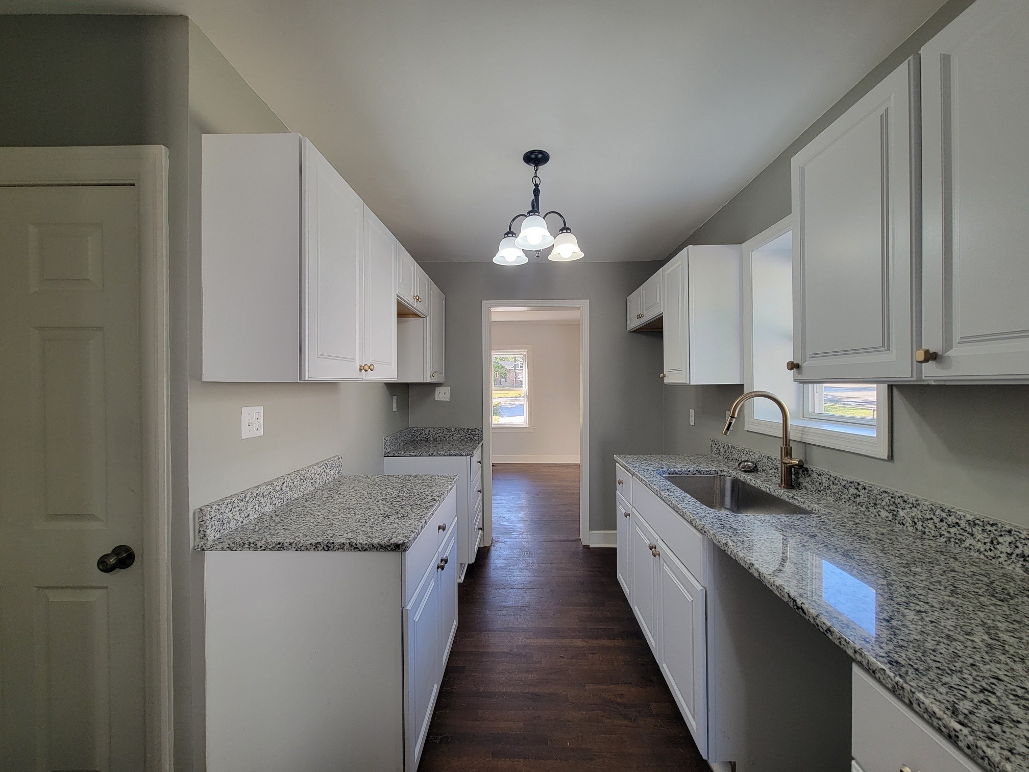241 Aurora Ave Property Photo 5