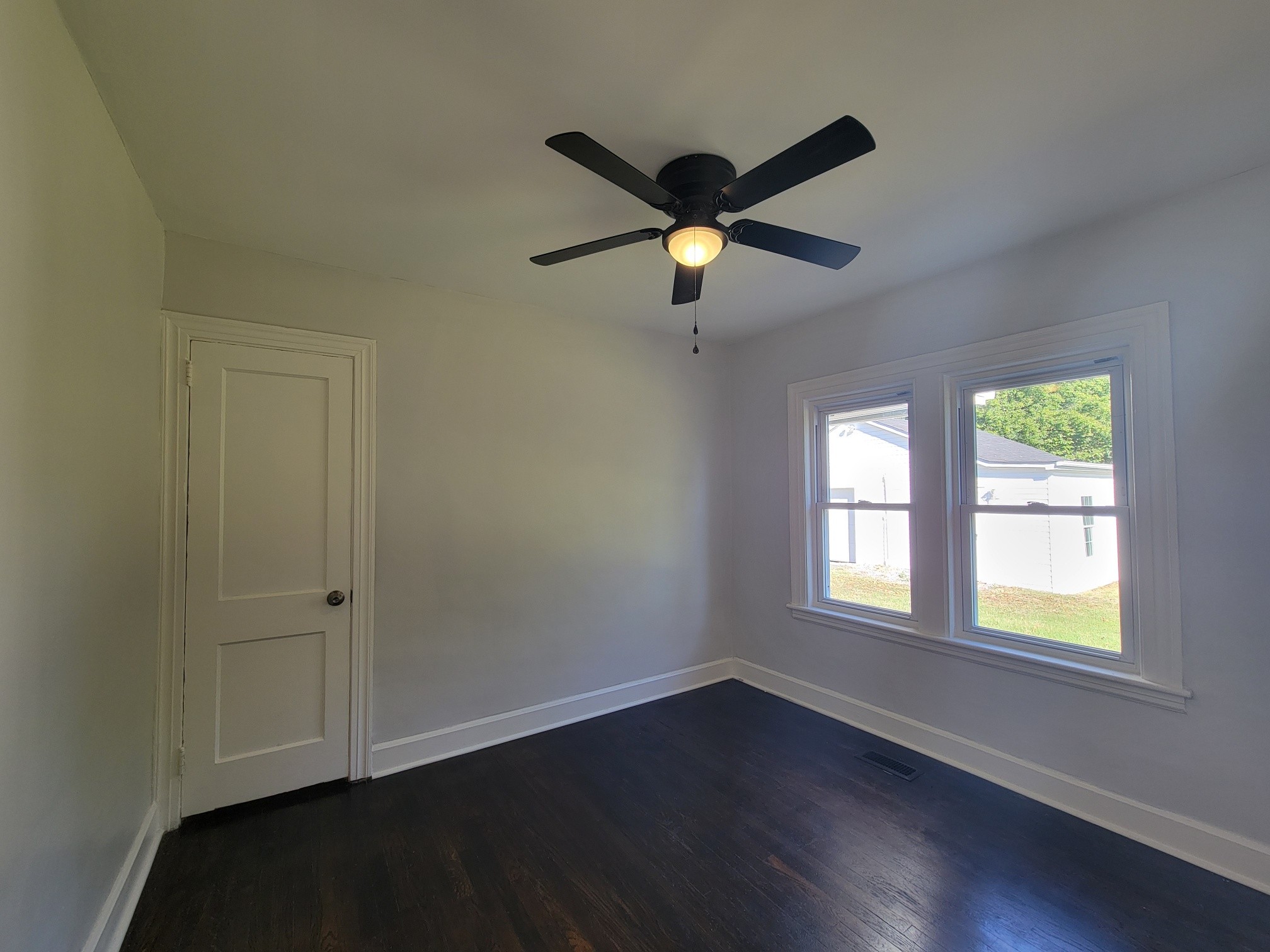 241 Aurora Ave Property Photo 9
