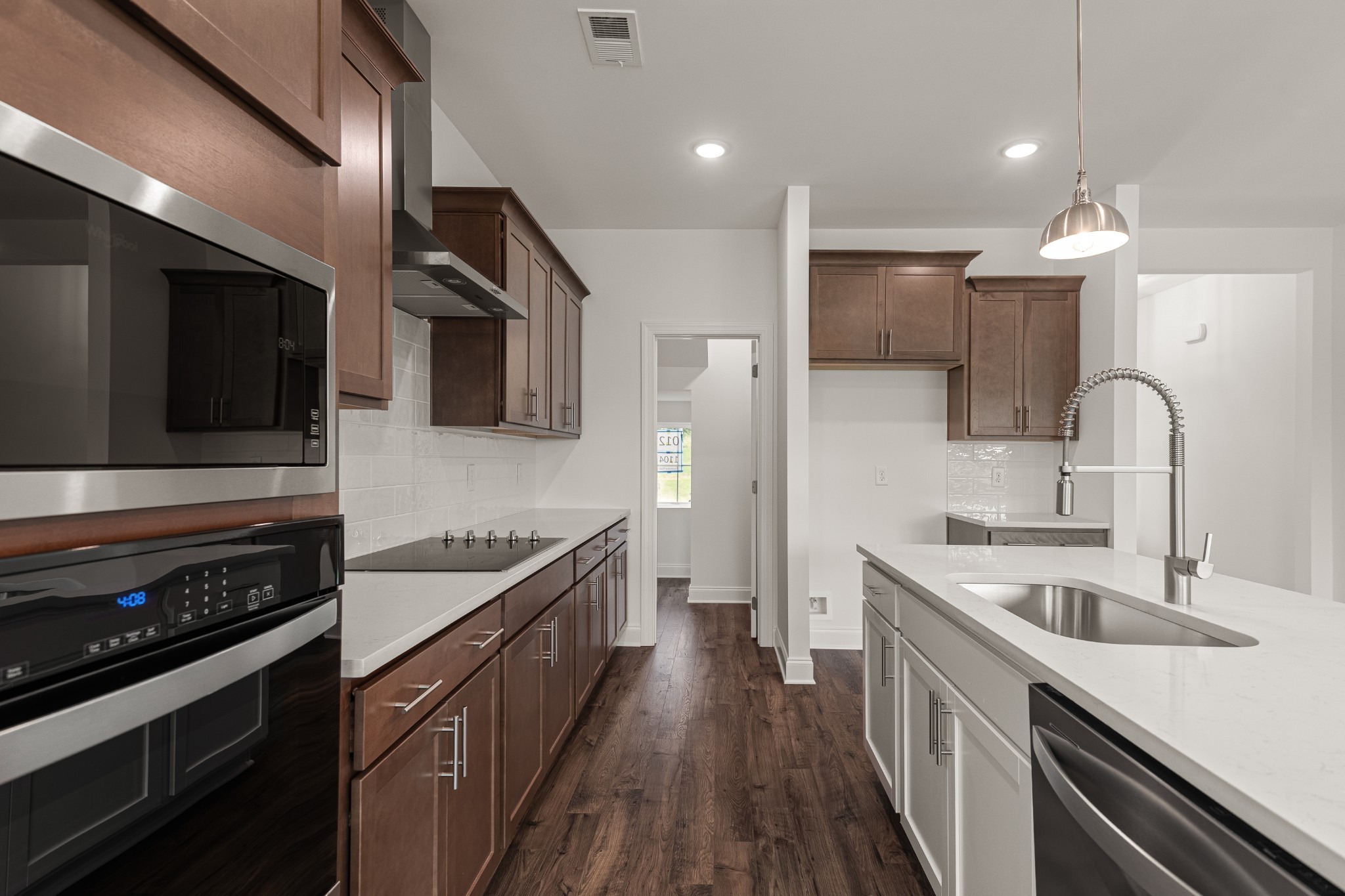 1104 Riverview Run Property Photo 4