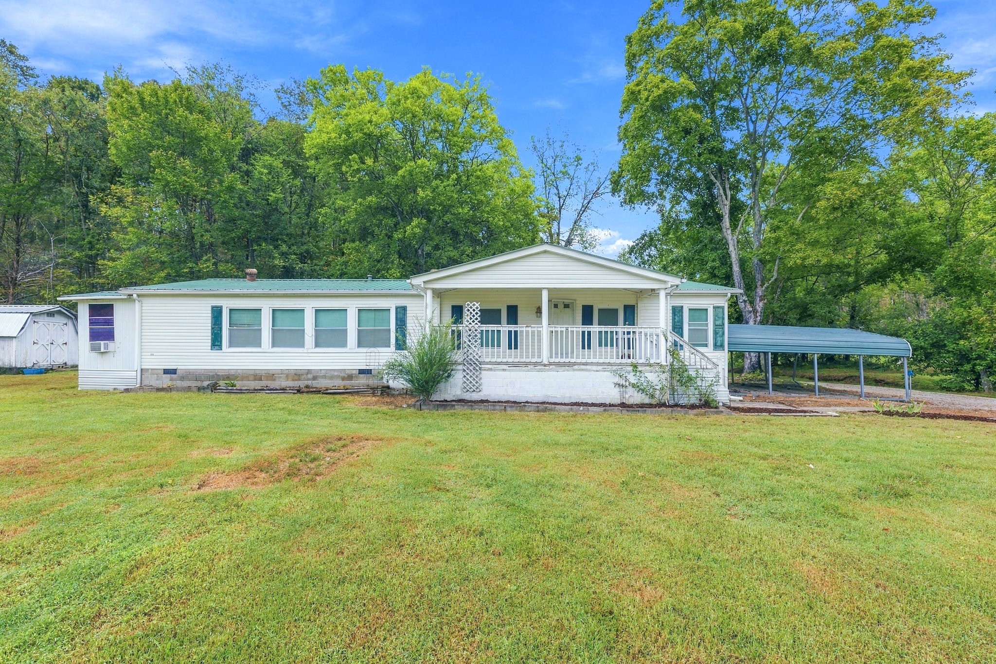 5898 Highway 100, W Property Photo 1