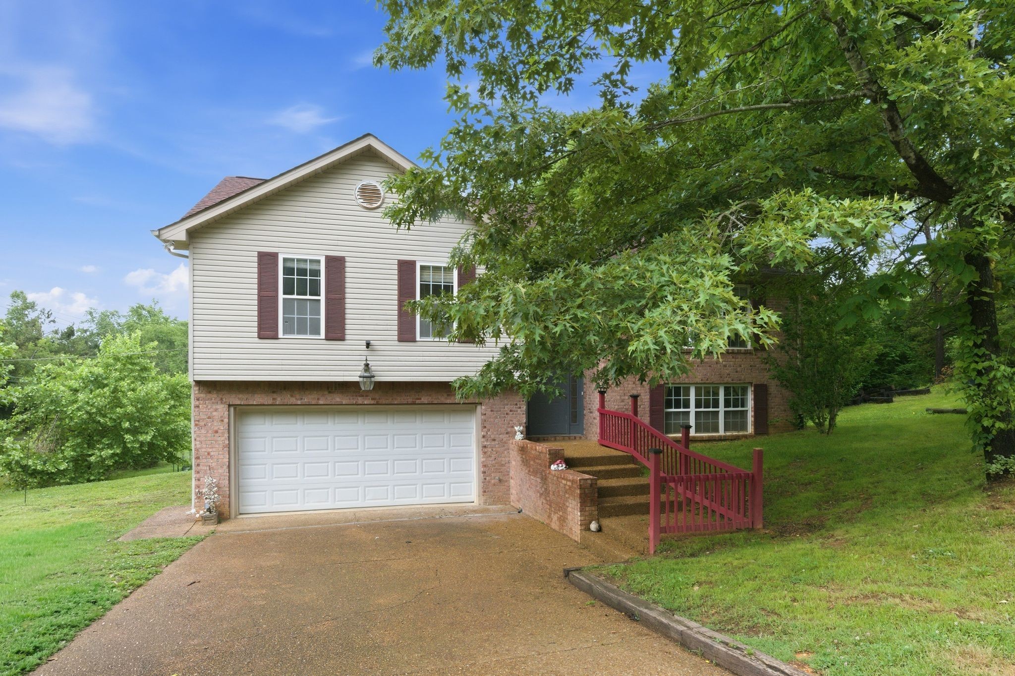 7500 Cherokee Hills Rd Property Photo 1