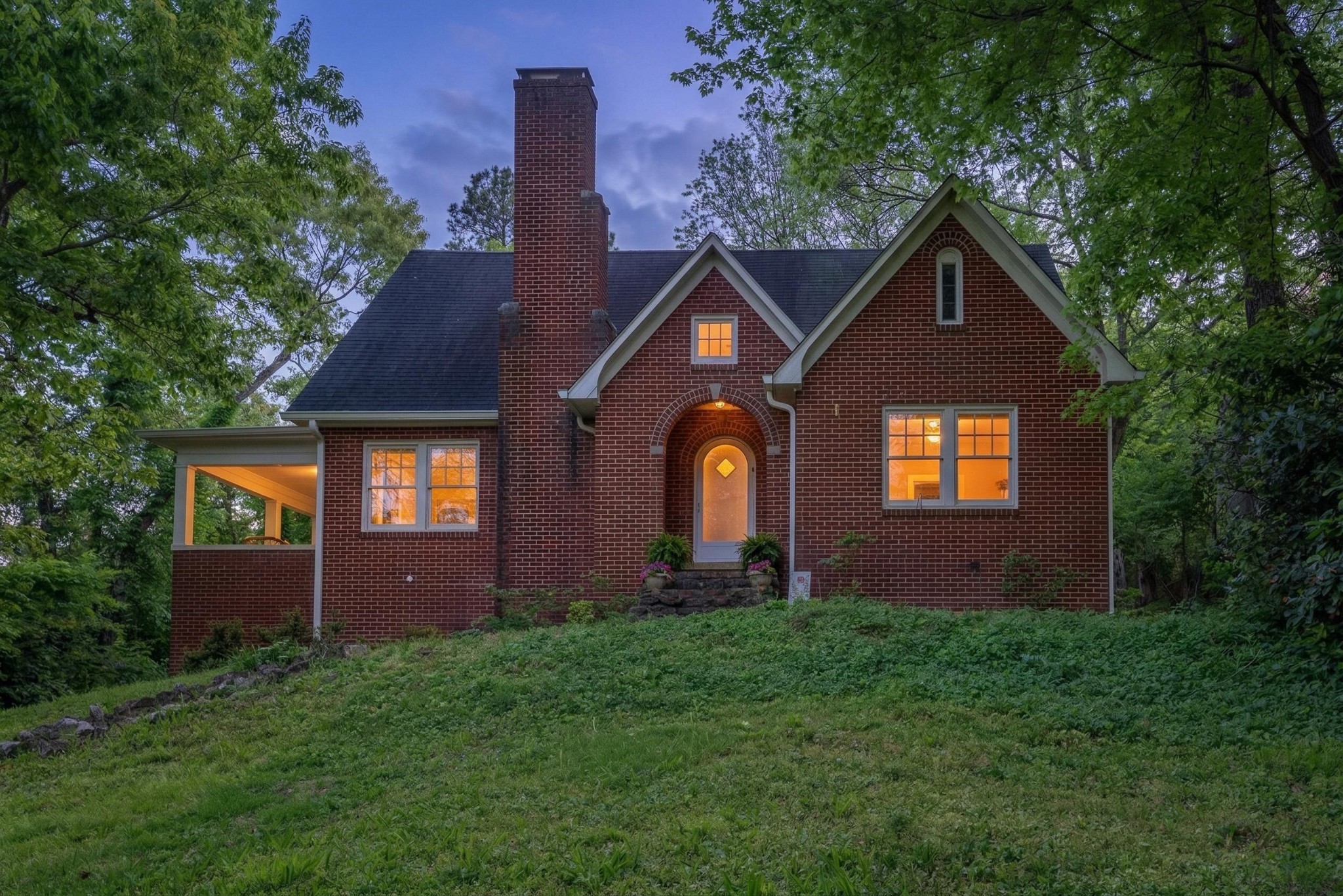 330 Tunnel Boulevard Property Photo 1