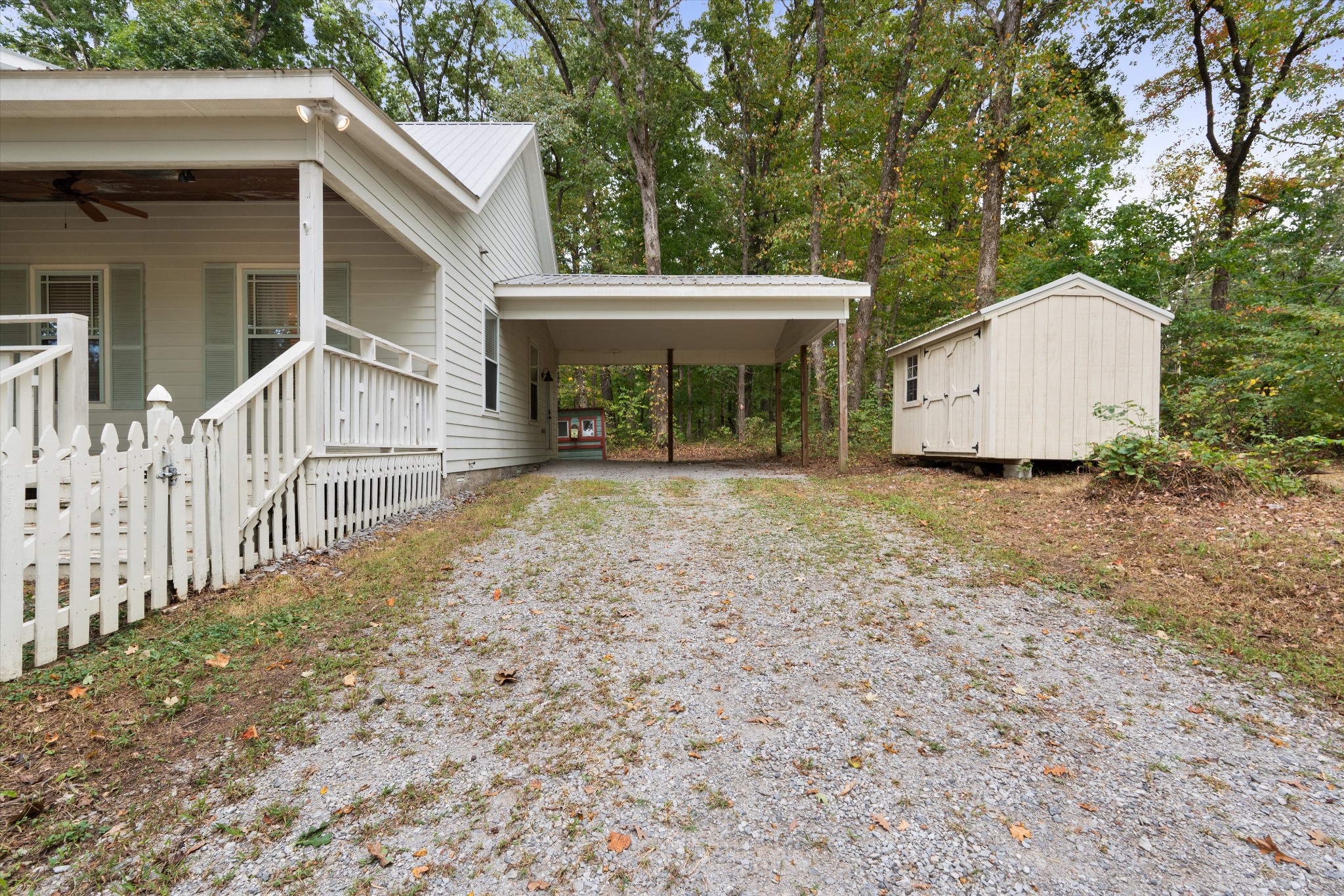 423 Eastside Rd Property Photo 23