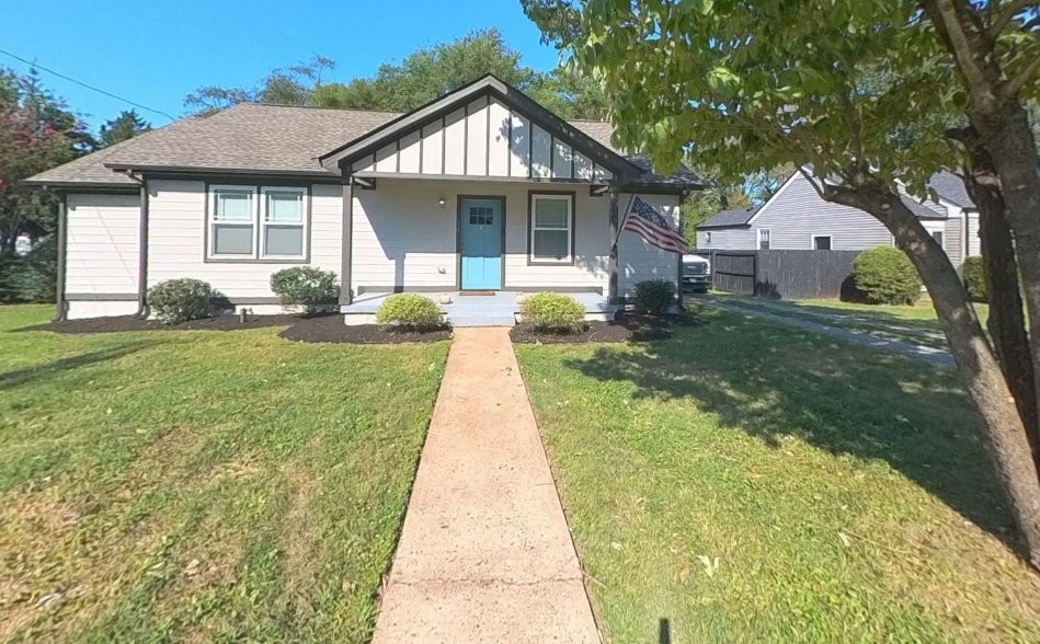 304 1st Ave Property Photo 1