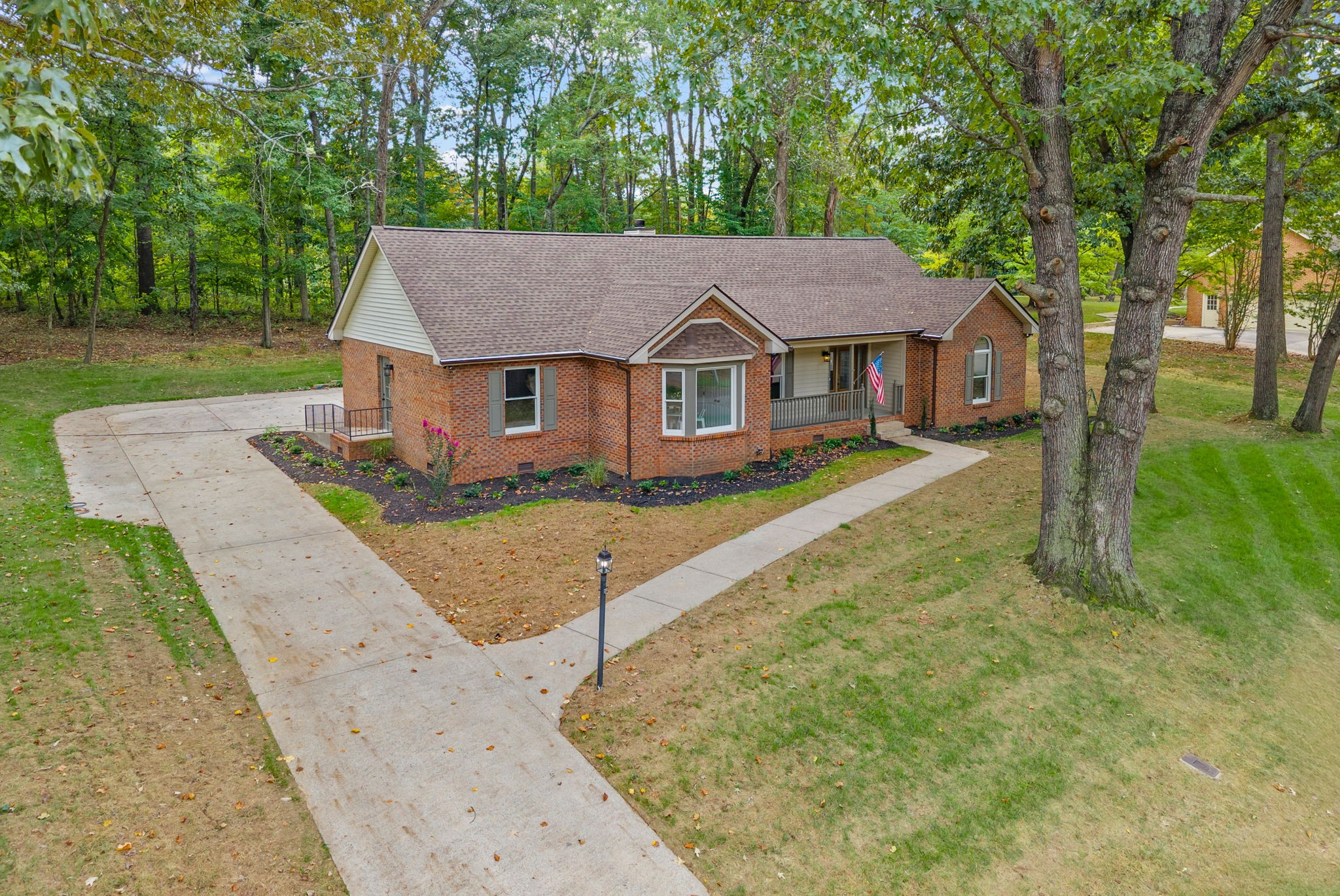 930 Ridgewood Dr Property Photo 1