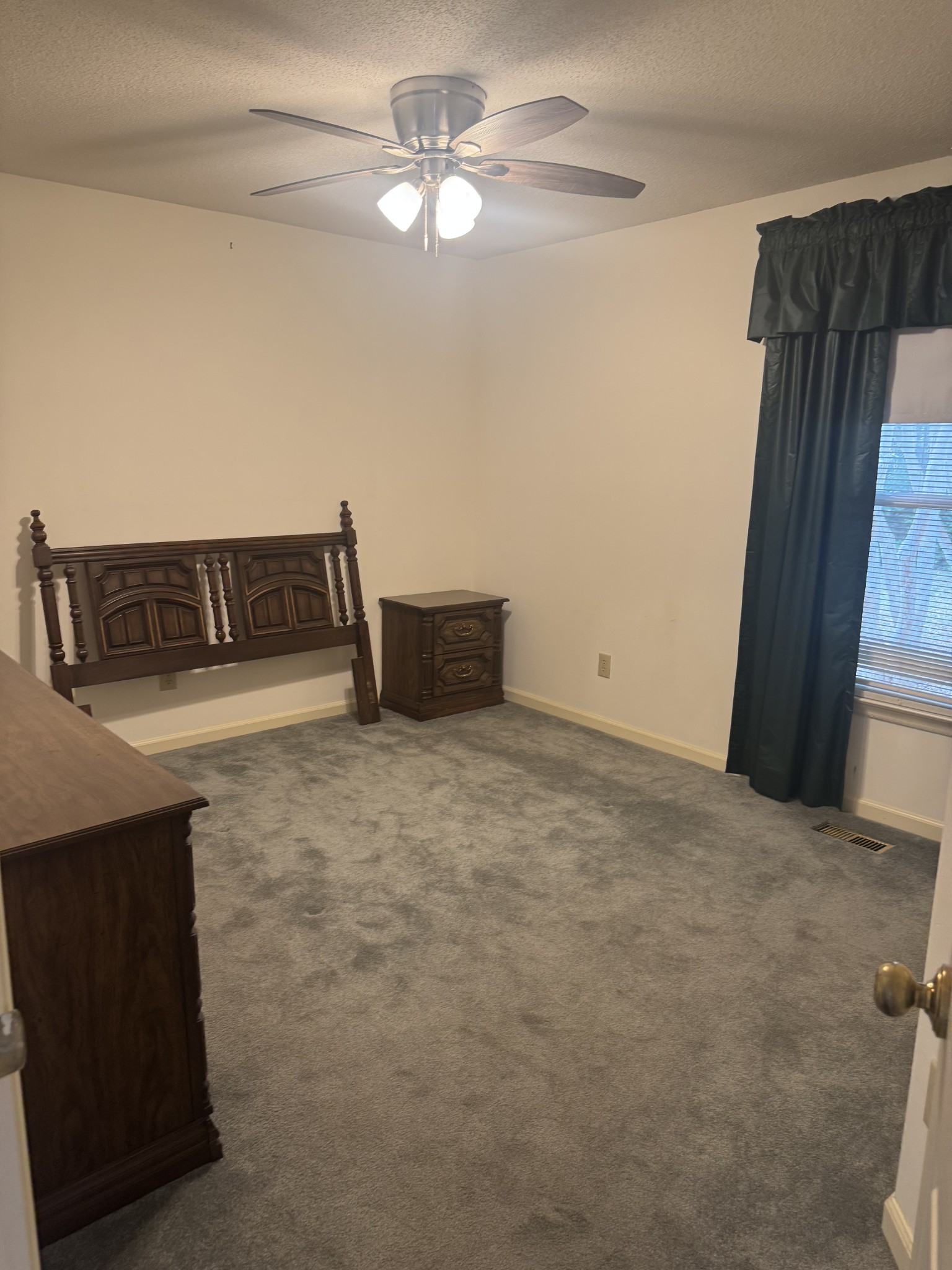 724 Hogan Dr Property Photo 28