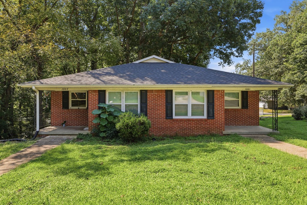 1001 Cowan St