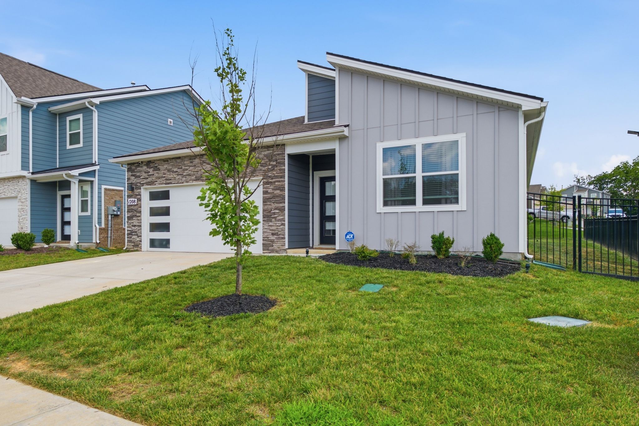 1208 Linn Cove Ct Property Photo 1