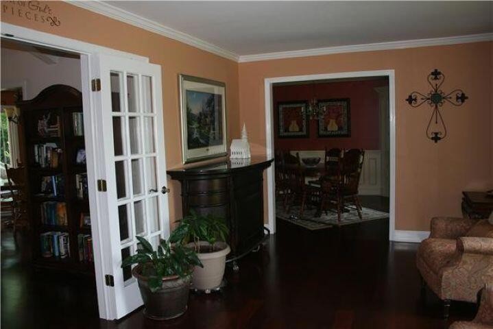 204 Cambridge Pl Property Photo 3