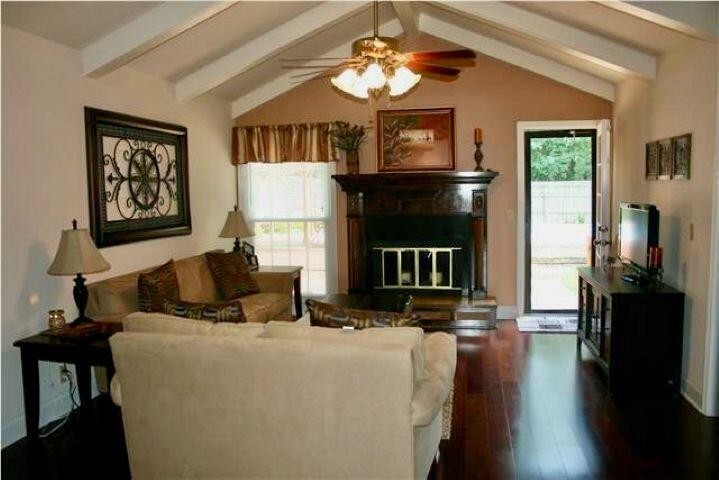 204 Cambridge Pl Property Photo 5