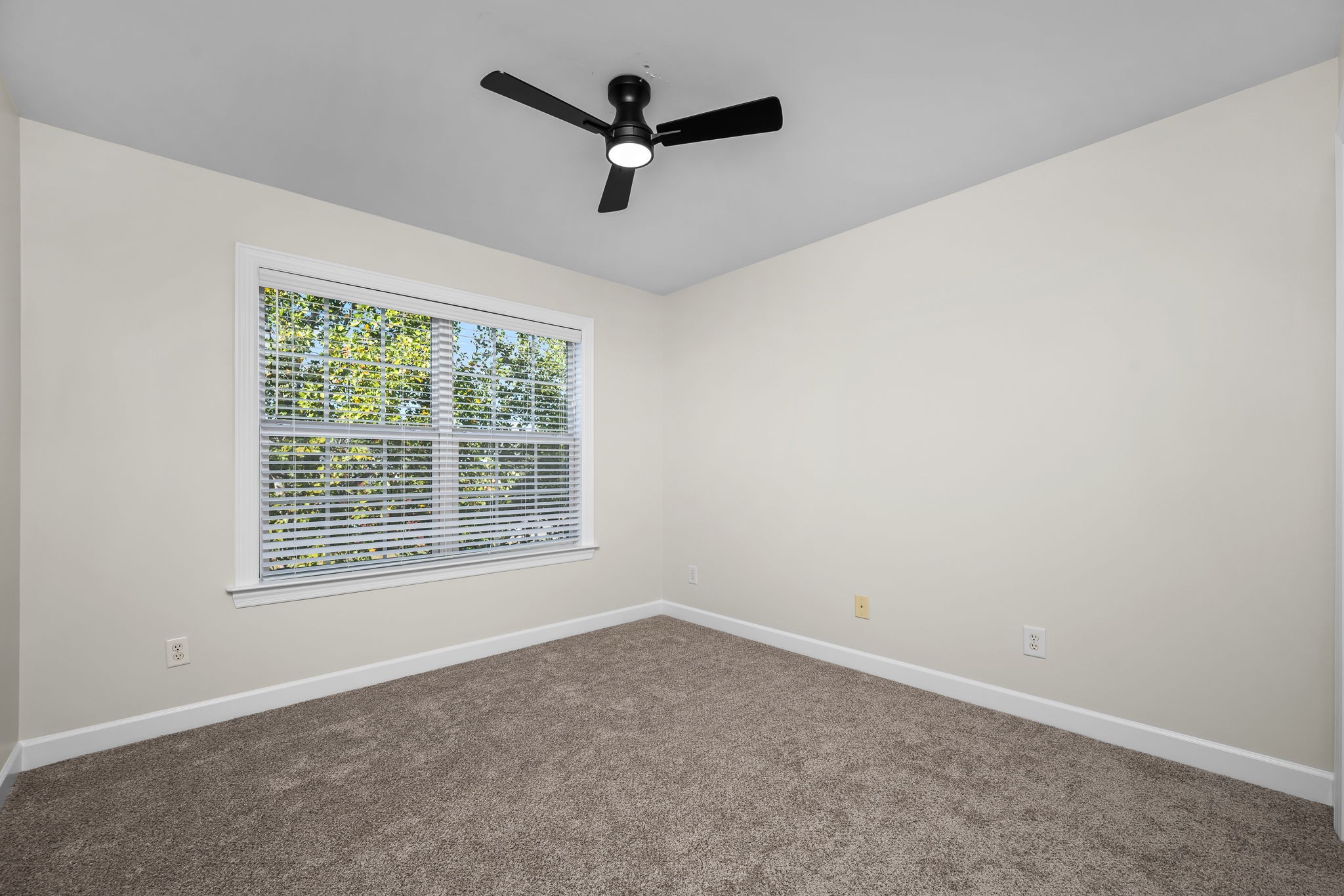 5427 Saint Ives Dr Property Photo 36