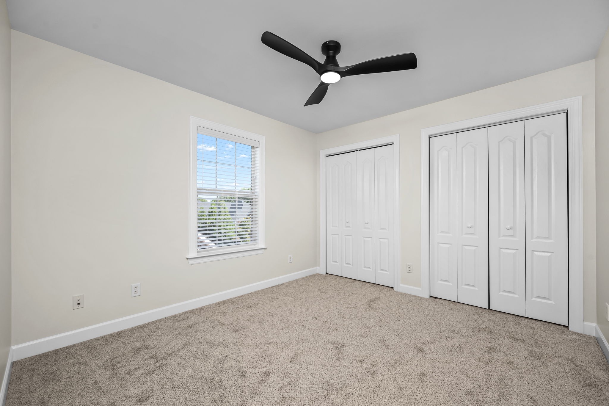 5427 Saint Ives Dr Property Photo 39