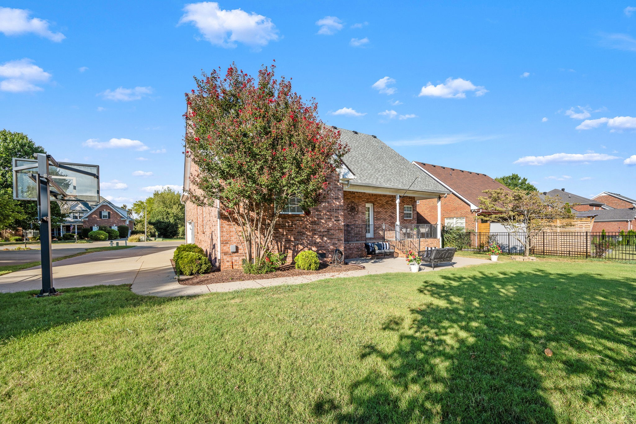 5427 Saint Ives Dr Property Photo 48