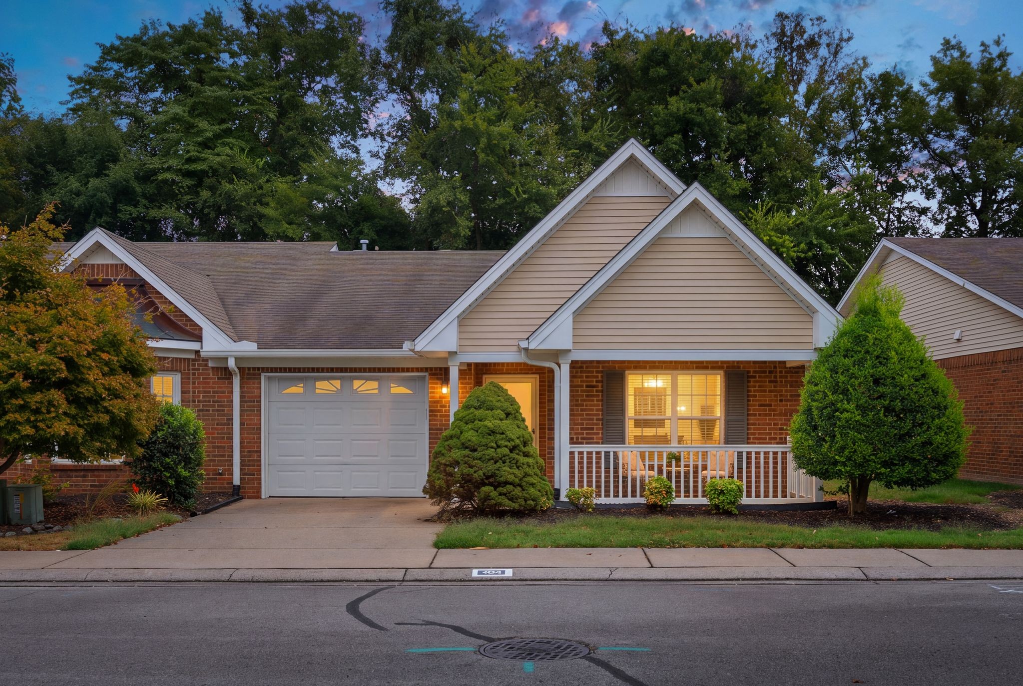 404 Forest Glen Circle Property Photo 1
