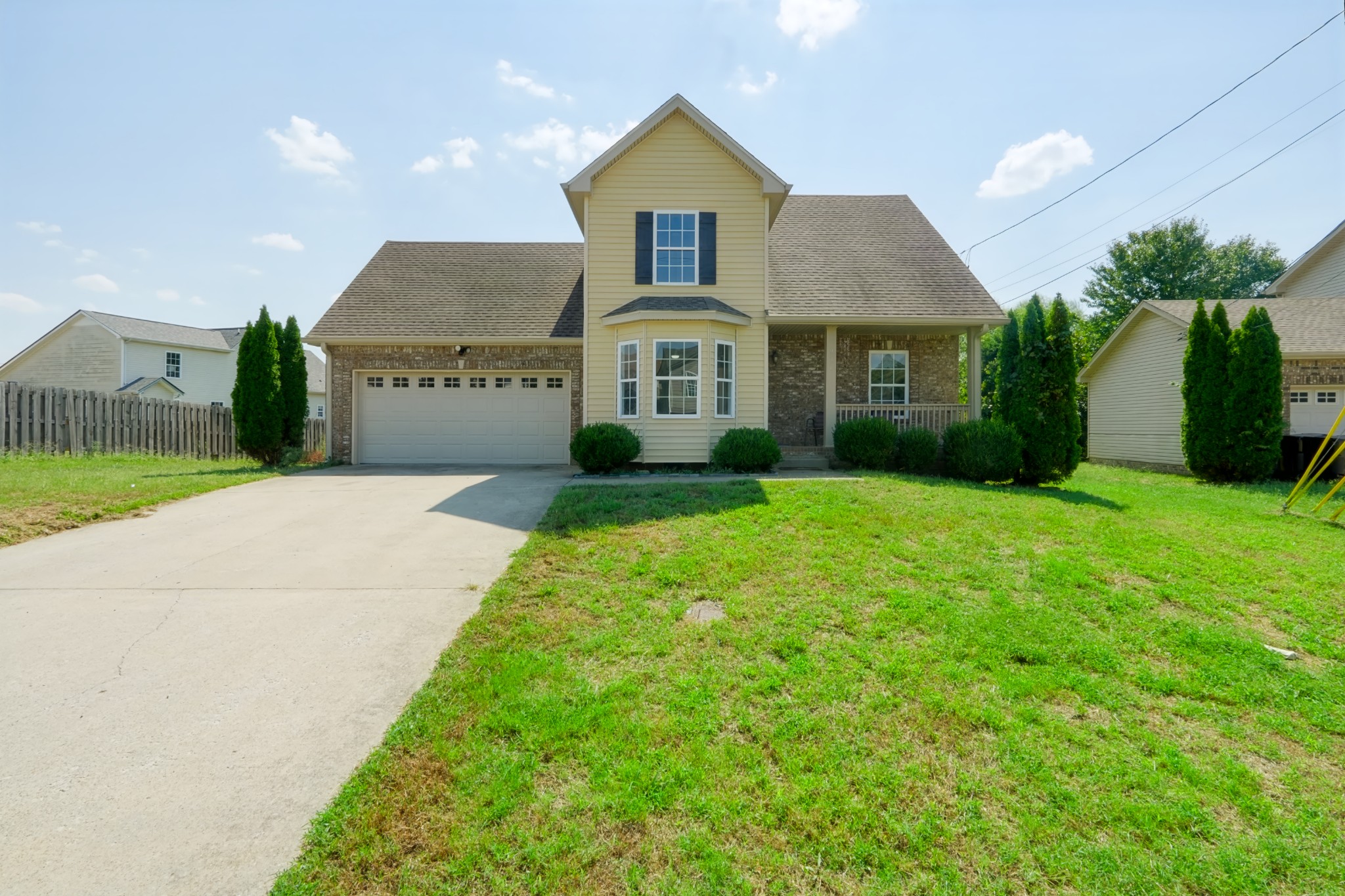 936 Silty Dr Property Photo 1