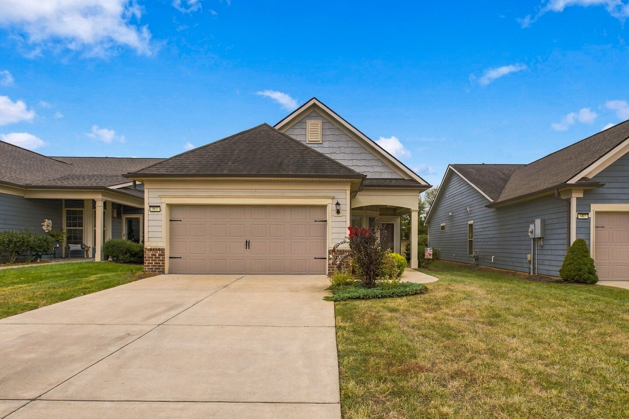 865 Clay Pl Property Photo 1