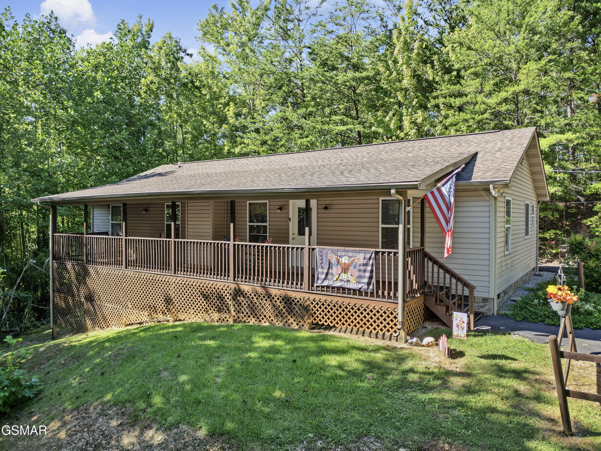 1533 Honey Bee Cove Way Property Photo 1