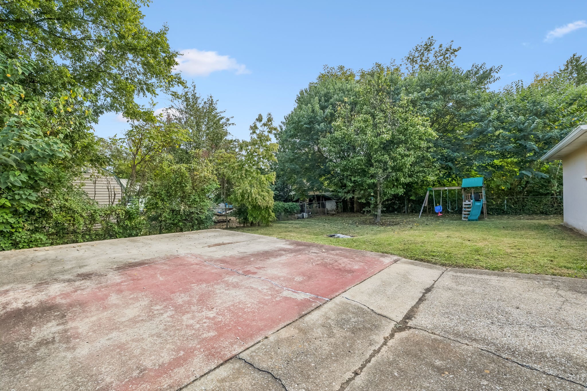 225 Power Ave Property Photo 32