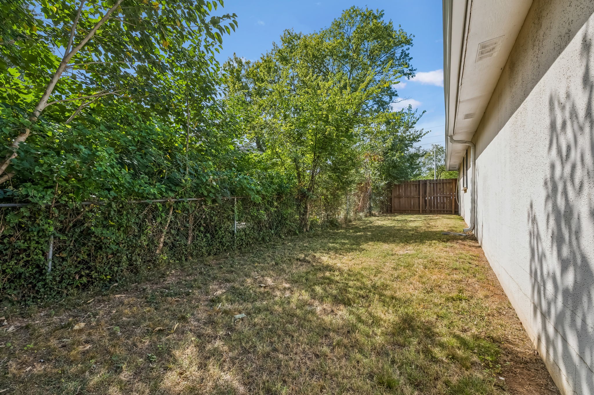 225 Power Ave Property Photo 36