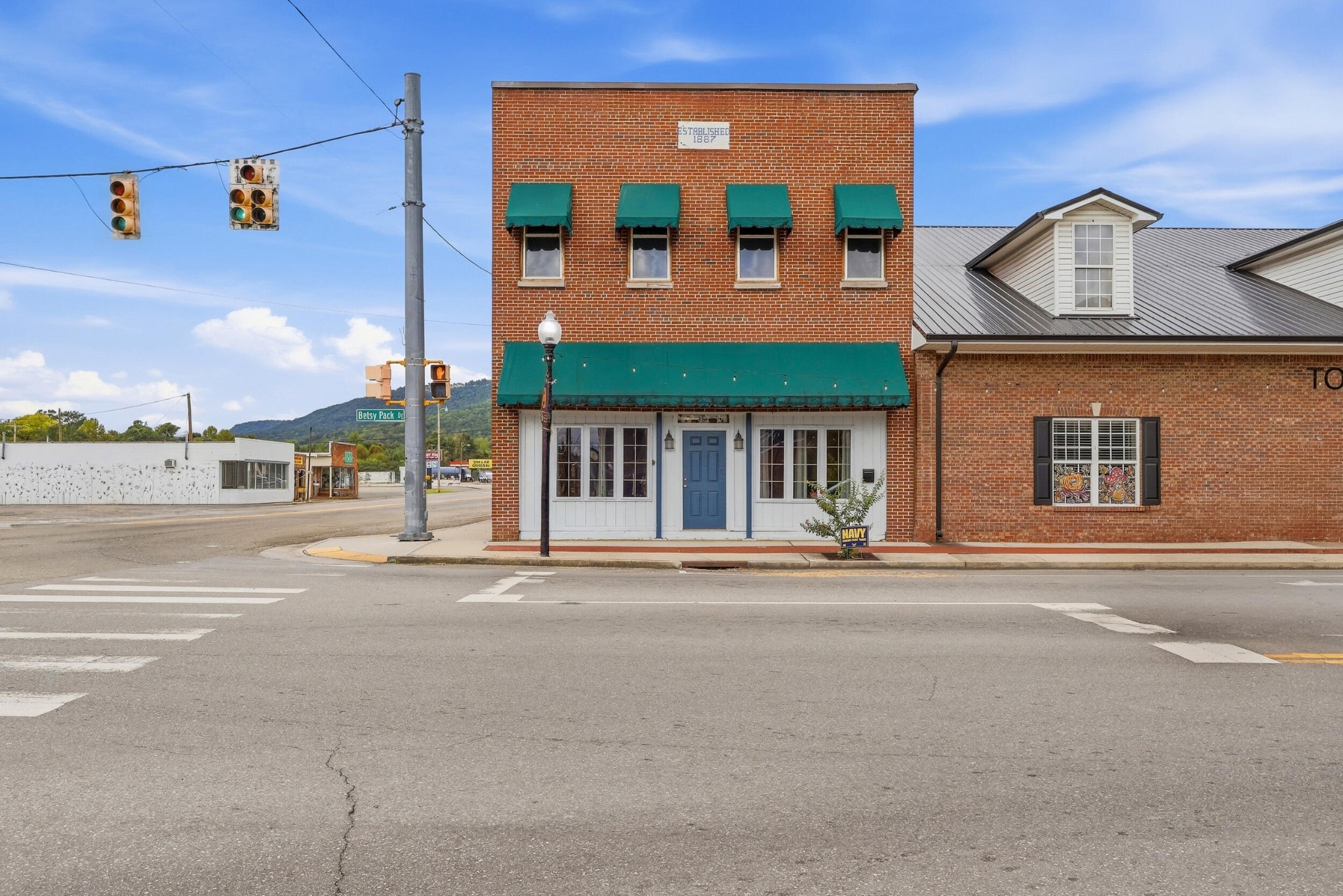33 Courthouse Square Property Photo 1