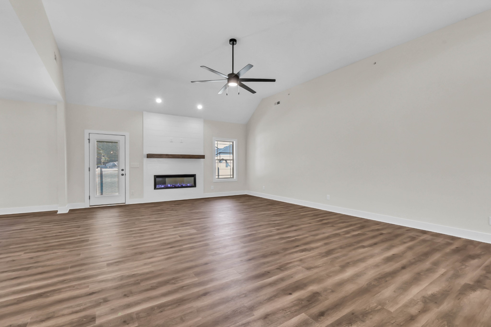 390 Young Ln Property Photo 14